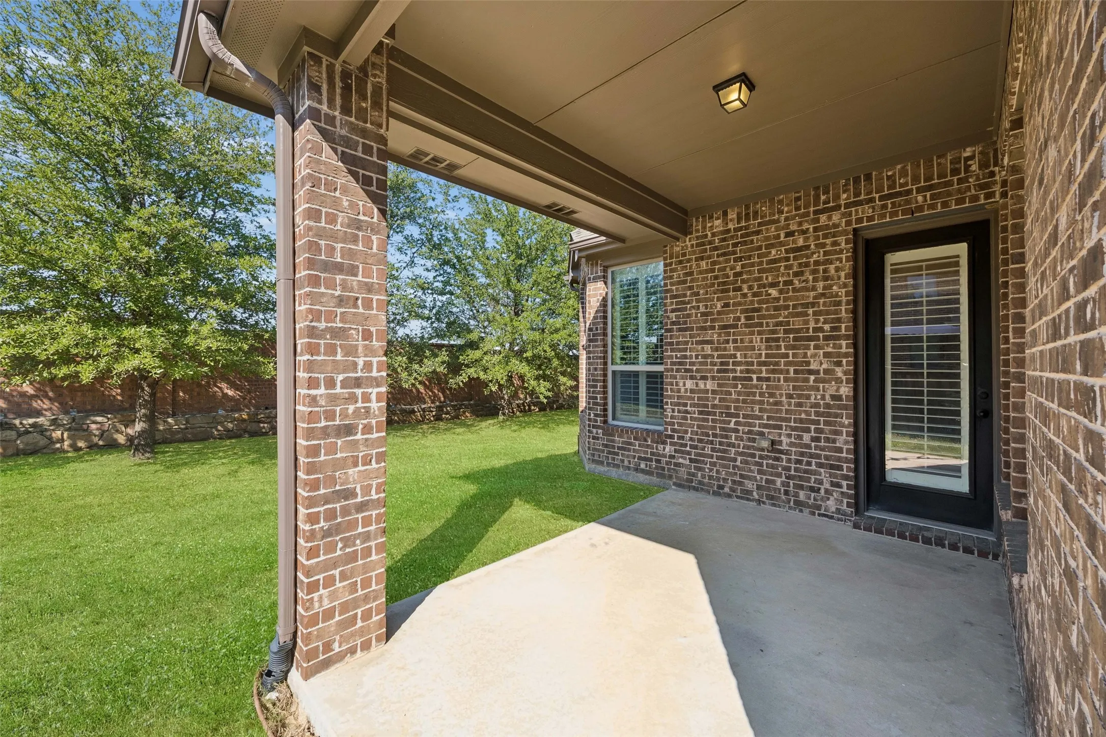 Single Family Residence For Sale in Dallas County , 419 San Marcos Drive, Irving, Texas 75039, 4 Bedroom, 2 Bathroom, 2 Garage spaces, 2,440 Sqft, built in 2013, mls#21399184, Real Estate Agent in Irving, Homes For Sale in Dallas county, Homes For Sale in Irving, Realtor in Irving Texas, Real Estate Brokerage Independent Realty Texas, Luminita Cordes Realtor