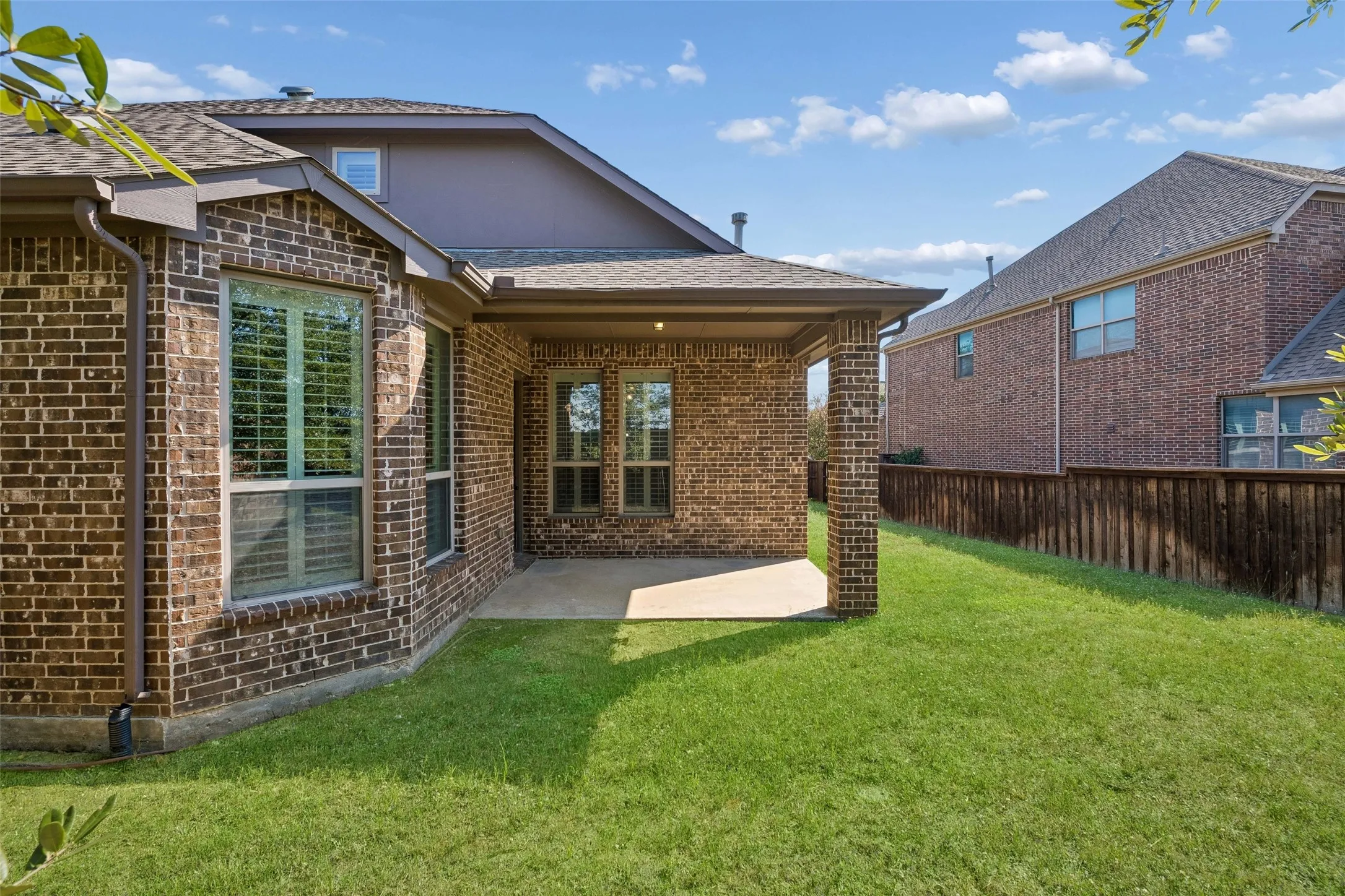 Single Family Residence For Sale in Dallas County , 419 San Marcos Drive, Irving, Texas 75039, 4 Bedroom, 2 Bathroom, 2 Garage spaces, 2,440 Sqft, built in 2013, mls#21399184, Real Estate Agent in Irving, Homes For Sale in Dallas county, Homes For Sale in Irving, Realtor in Irving Texas, Real Estate Brokerage Independent Realty Texas, Luminita Cordes Realtor