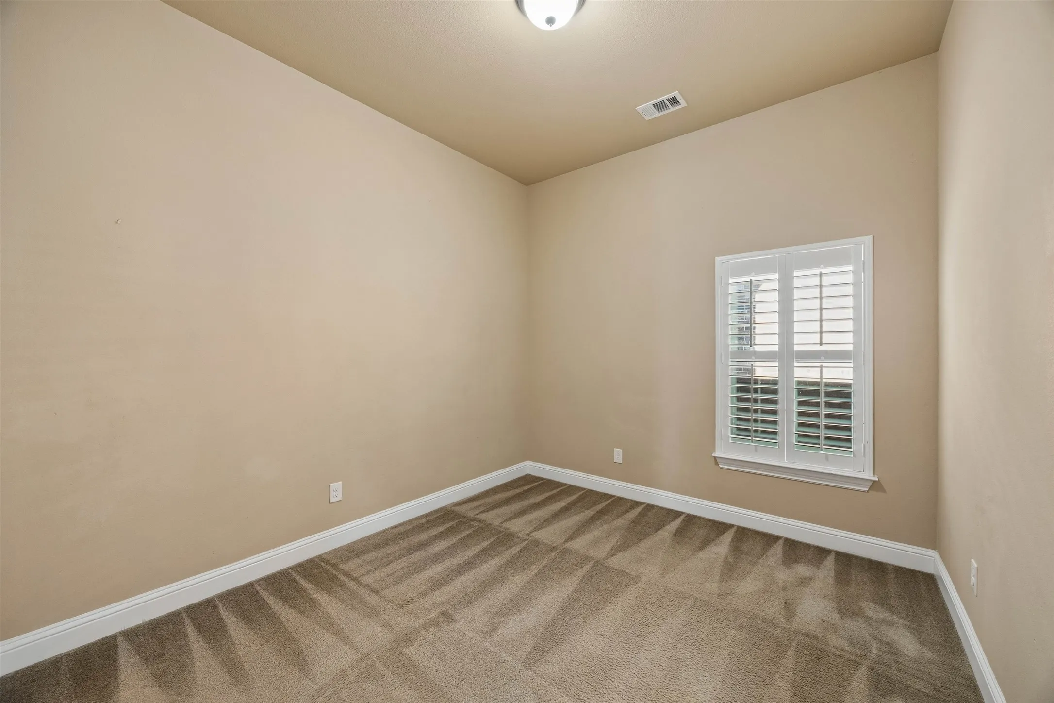 Single Family Residence For Sale in Dallas County , 419 San Marcos Drive, Irving, Texas 75039, 4 Bedroom, 2 Bathroom, 2 Garage spaces, 2,440 Sqft, built in 2013, mls#21399184, Real Estate Agent in Irving, Homes For Sale in Dallas county, Homes For Sale in Irving, Realtor in Irving Texas, Real Estate Brokerage Independent Realty Texas, Luminita Cordes Realtor