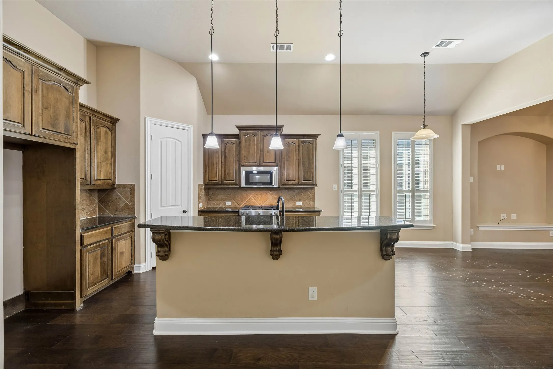 Single Family Residence For Sale in Dallas County , 419 San Marcos Drive, Irving, Texas 75039, 4 Bedroom, 2 Bathroom, 2 Garage spaces, 2,440 Sqft, built in 2013, mls#21399184, Real Estate Agent in Irving, Homes For Sale in Dallas county, Homes For Sale in Irving, Realtor in Irving Texas, Real Estate Brokerage Independent Realty Texas, Luminita Cordes Realtor