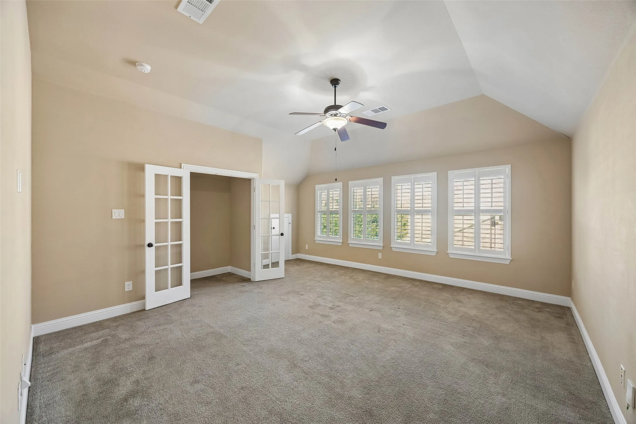 Single Family Residence For Sale in Dallas County , 419 San Marcos Drive, Irving, Texas 75039, 4 Bedroom, 2 Bathroom, 2 Garage spaces, 2,440 Sqft, built in 2013, mls#21399184, Real Estate Agent in Irving, Homes For Sale in Dallas county, Homes For Sale in Irving, Realtor in Irving Texas, Real Estate Brokerage Independent Realty Texas, Luminita Cordes Realtor