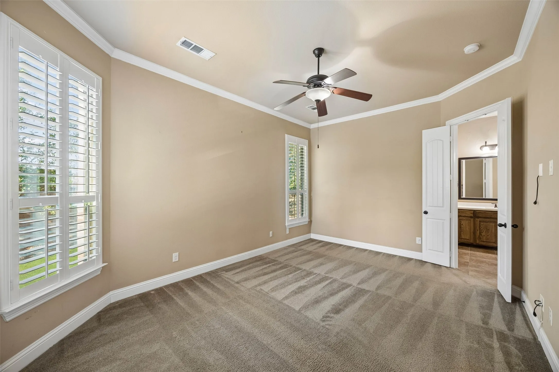 Single Family Residence For Sale in Dallas County , 419 San Marcos Drive, Irving, Texas 75039, 4 Bedroom, 2 Bathroom, 2 Garage spaces, 2,440 Sqft, built in 2013, mls#21399184, Real Estate Agent in Irving, Homes For Sale in Dallas county, Homes For Sale in Irving, Realtor in Irving Texas, Real Estate Brokerage Independent Realty Texas, Luminita Cordes Realtor