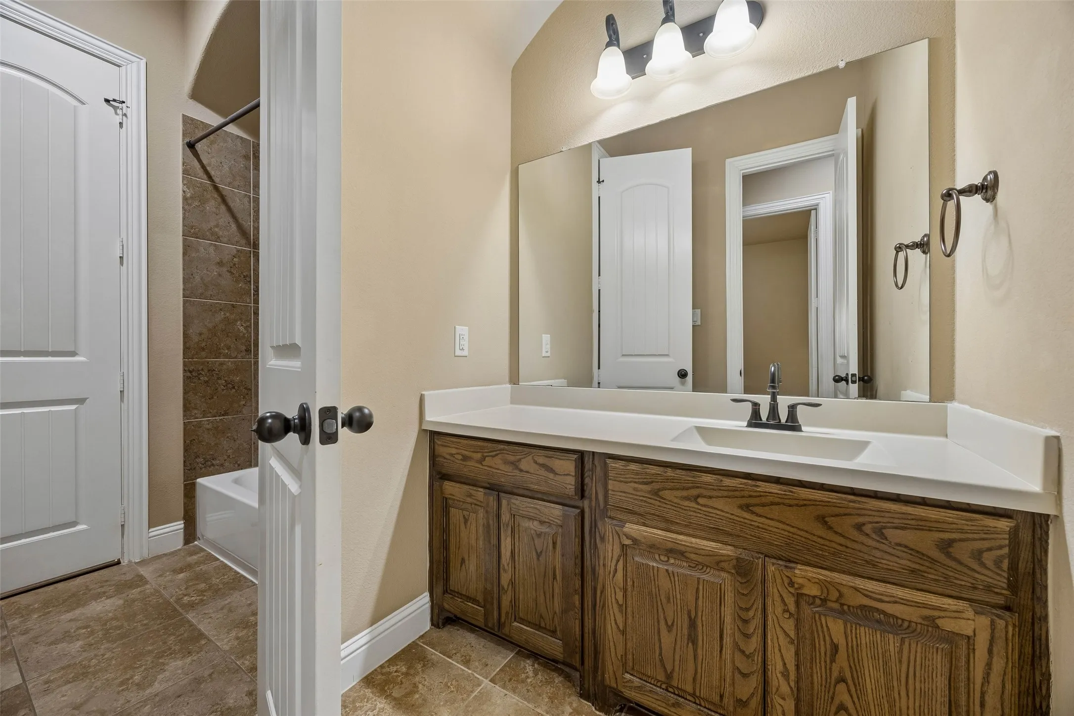 Single Family Residence For Sale in Dallas County , 419 San Marcos Drive, Irving, Texas 75039, 4 Bedroom, 2 Bathroom, 2 Garage spaces, 2,440 Sqft, built in 2013, mls#21399184, Real Estate Agent in Irving, Homes For Sale in Dallas county, Homes For Sale in Irving, Realtor in Irving Texas, Real Estate Brokerage Independent Realty Texas, Luminita Cordes Realtor