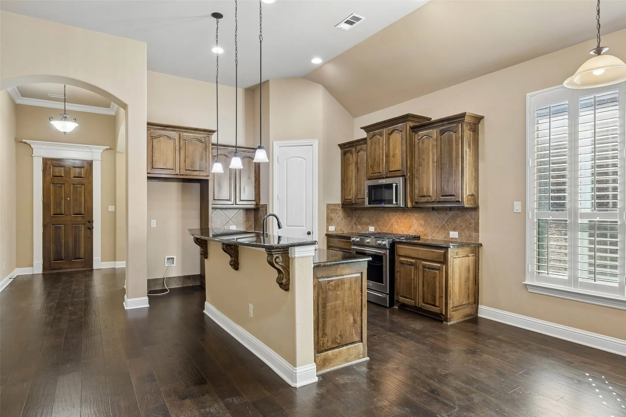 Single Family Residence For Sale in Dallas County , 419 San Marcos Drive, Irving, Texas 75039, 4 Bedroom, 2 Bathroom, 2 Garage spaces, 2,440 Sqft, built in 2013, mls#21399184, Real Estate Agent in Irving, Homes For Sale in Dallas county, Homes For Sale in Irving, Realtor in Irving Texas, Real Estate Brokerage Independent Realty Texas, Luminita Cordes Realtor