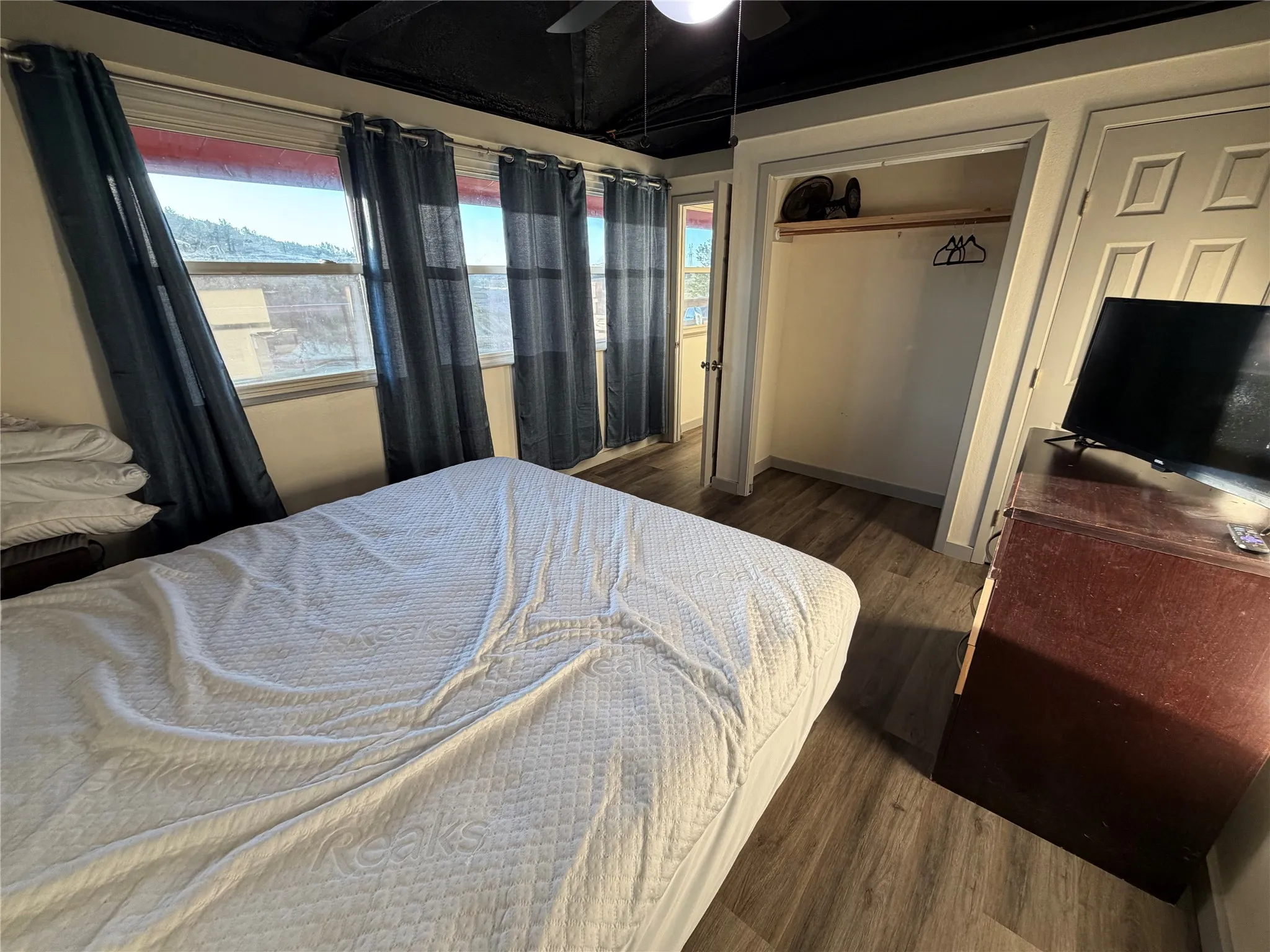 Manufactured Home For Rent in Erath County , 715 Monarch Trail, Bluff Dale, Texas 76433, 3 Bedroom, 2 Bathroom, Garage spaces, 2,100 Sqft, built in 2015, mls#21405538, Real Estate Agent in Bluff Dale, Homes For Rent in Erath county, Homes For Rent in Bluff Dale, Realtor in Bluff Dale Texas, Real Estate Brokerage Independent Realty Texas, Luminita Cordes Realtor
