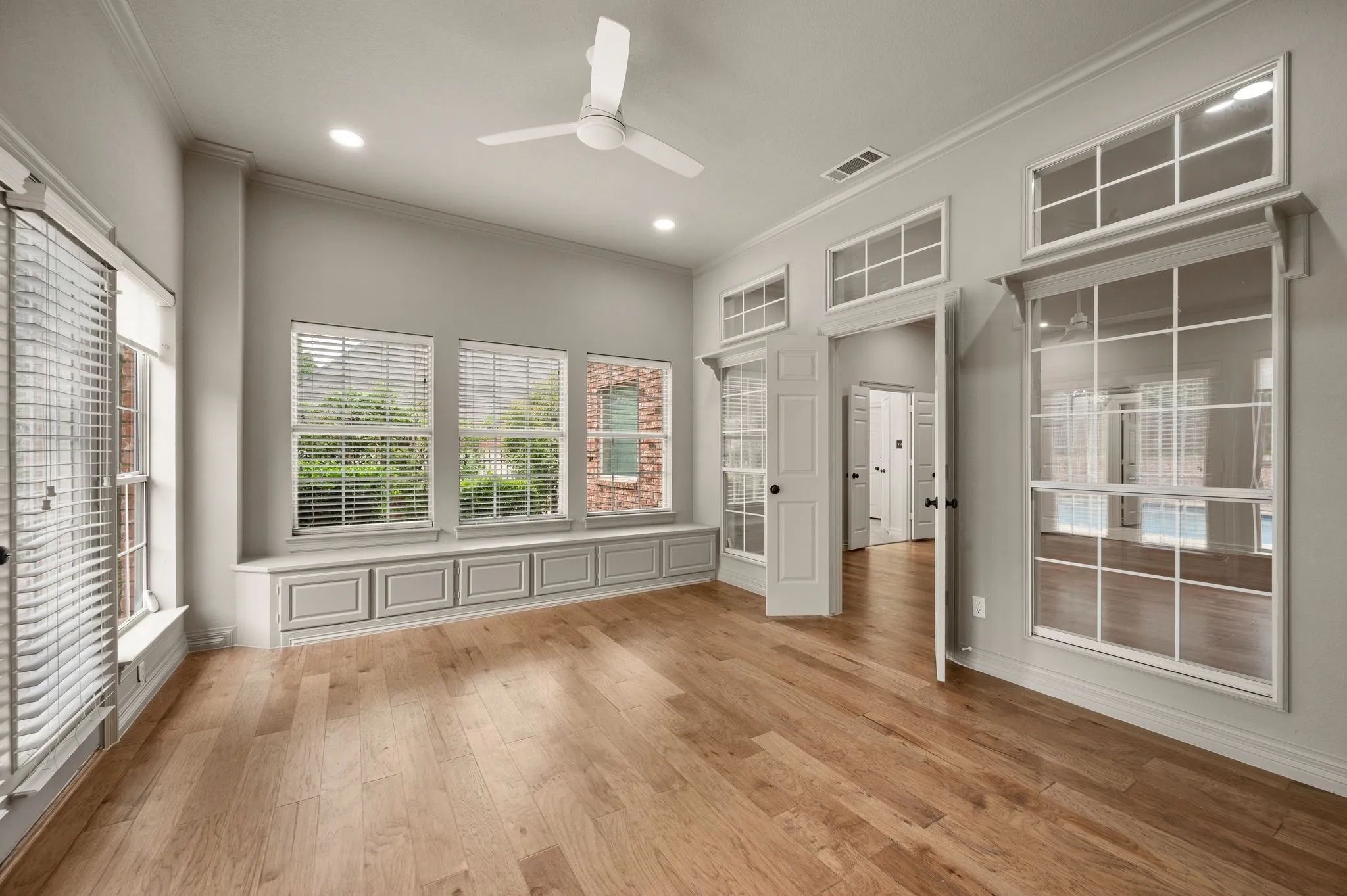 Single Family Residence For Rent in Tarrant County , 5302 Maple Lane, Colleyville, Texas 76034, 4 Bedroom, 4 Bathroom, 3 Garage spaces, 4,506 Sqft, built in 1990, mls#21404732, Real Estate Agent in Colleyville, Homes For Rent in Tarrant county, Homes For Rent in Colleyville, Realtor in Colleyville Texas, Real Estate Brokerage Independent Realty Texas, Luminita Cordes Realtor