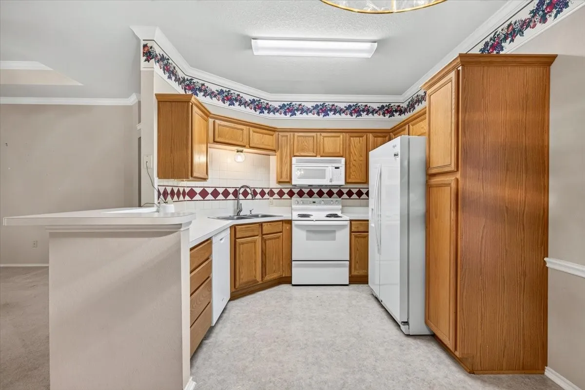 Single Family Residence For Sale in Henderson County , 1204 S Bettie Street, Mabank, Texas 75147, 3 Bedroom, 2 Bathroom, 2 Garage spaces, 1,392 Sqft, built in 1995, mls#21405337, Real Estate Agent in Mabank, Homes For Sale in Henderson county, Homes For Sale in Mabank, Realtor in Mabank Texas, Real Estate Brokerage Independent Realty Texas, Luminita Cordes Realtor