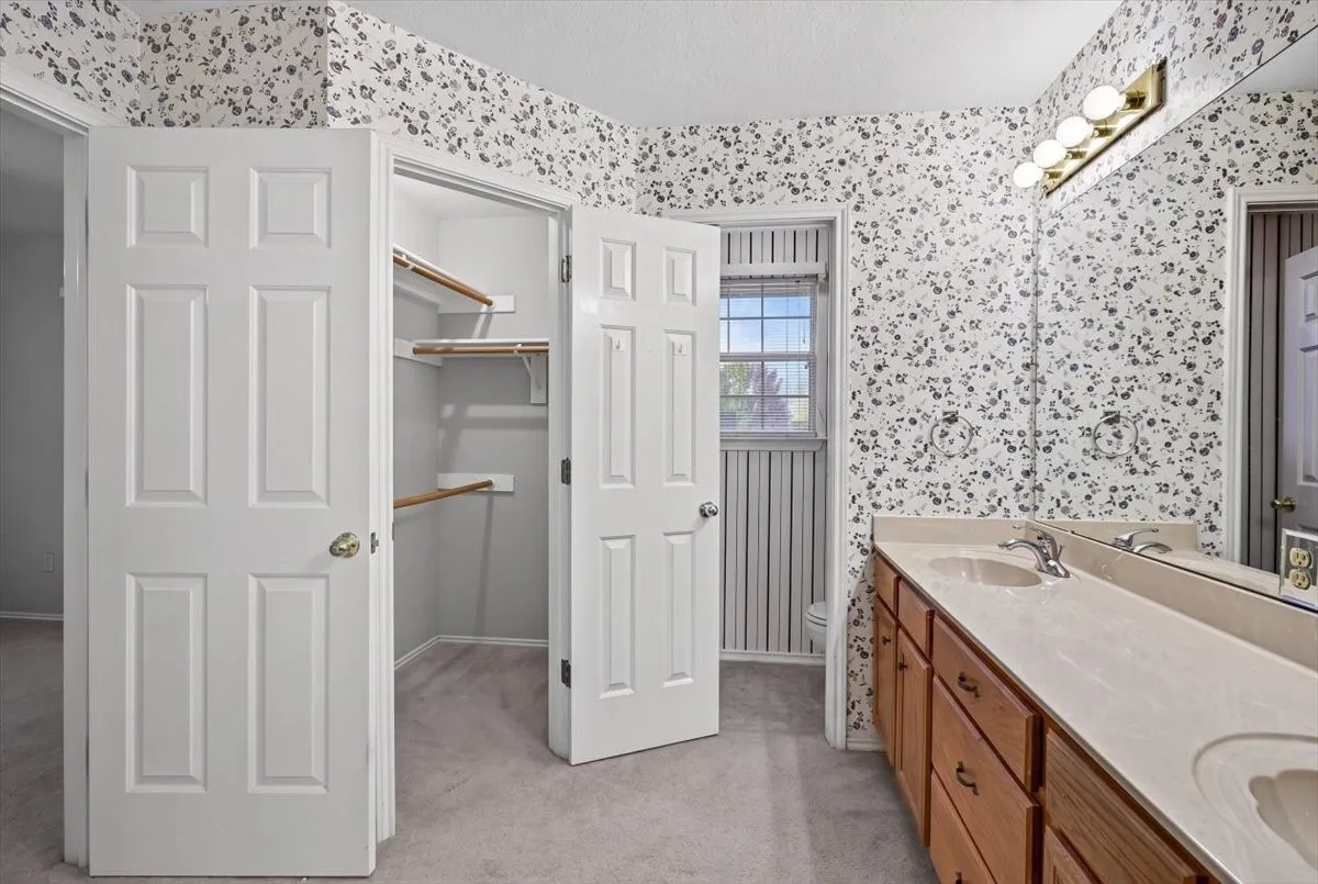 Single Family Residence For Sale in Henderson County , 1204 S Bettie Street, Mabank, Texas 75147, 3 Bedroom, 2 Bathroom, 2 Garage spaces, 1,392 Sqft, built in 1995, mls#21405337, Real Estate Agent in Mabank, Homes For Sale in Henderson county, Homes For Sale in Mabank, Realtor in Mabank Texas, Real Estate Brokerage Independent Realty Texas, Luminita Cordes Realtor