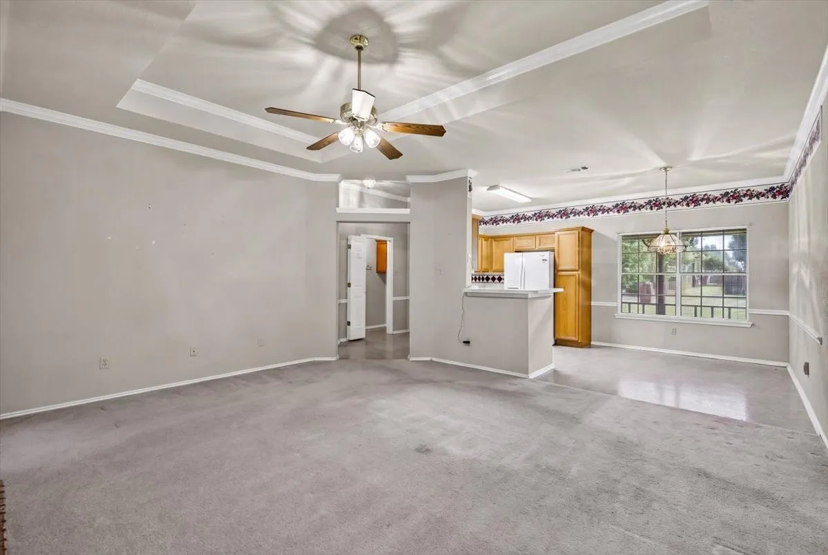 Single Family Residence For Sale in Henderson County , 1204 S Bettie Street, Mabank, Texas 75147, 3 Bedroom, 2 Bathroom, 2 Garage spaces, 1,392 Sqft, built in 1995, mls#21405337, Real Estate Agent in Mabank, Homes For Sale in Henderson county, Homes For Sale in Mabank, Realtor in Mabank Texas, Real Estate Brokerage Independent Realty Texas, Luminita Cordes Realtor