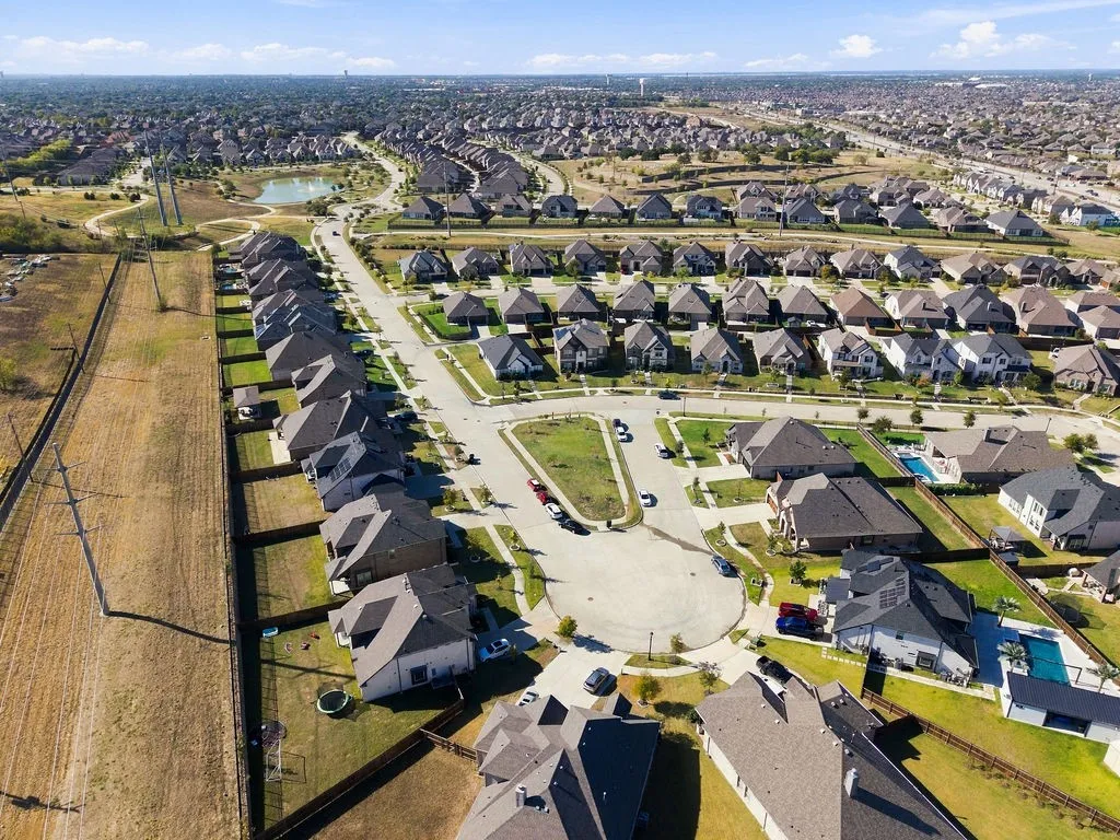 Single Family Residence For Sale in Denton County , 14838 Speargrass Drive, Frisco, Texas 75033, 5 Bedroom, 4 Bathroom, 2 Garage spaces, 3,204 Sqft, built in 2021, mls#21396389, Real Estate Agent in Frisco, Homes For Sale in Denton county, Homes For Sale in Frisco, Realtor in Frisco Texas, Real Estate Brokerage Independent Realty Texas, Luminita Cordes Realtor