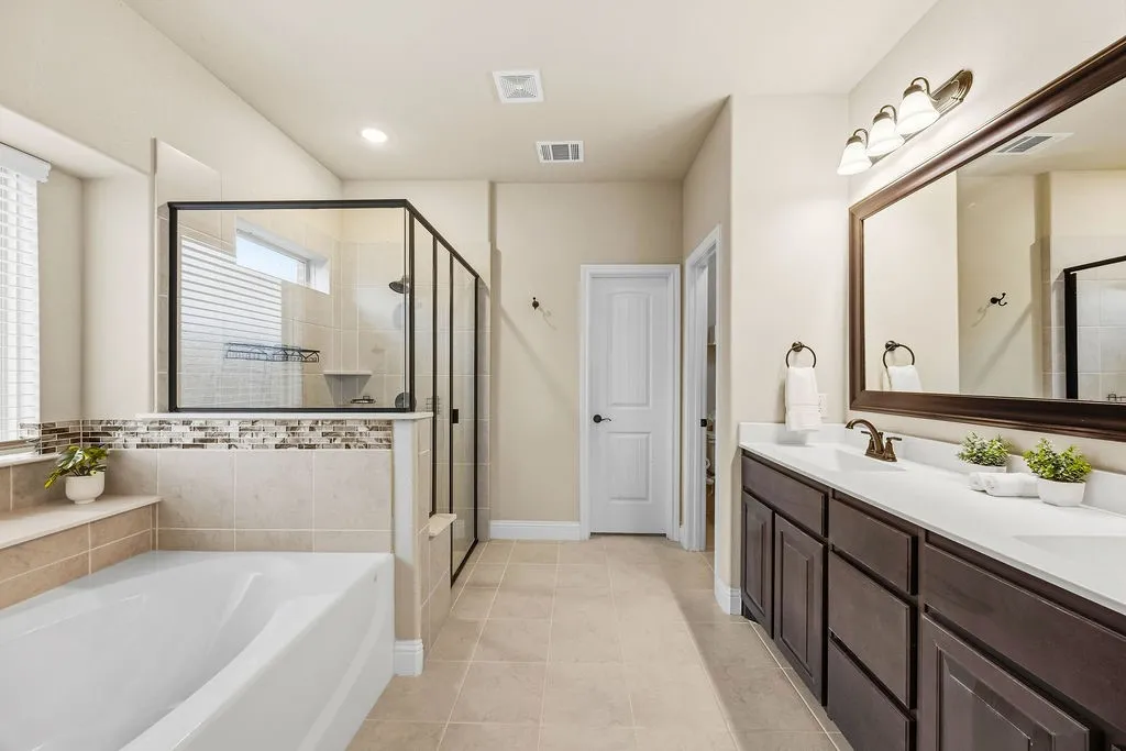 Single Family Residence For Sale in Denton County , 14838 Speargrass Drive, Frisco, Texas 75033, 5 Bedroom, 4 Bathroom, 2 Garage spaces, 3,204 Sqft, built in 2021, mls#21396389, Real Estate Agent in Frisco, Homes For Sale in Denton county, Homes For Sale in Frisco, Realtor in Frisco Texas, Real Estate Brokerage Independent Realty Texas, Luminita Cordes Realtor