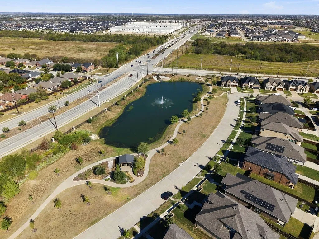 Single Family Residence For Sale in Denton County , 14838 Speargrass Drive, Frisco, Texas 75033, 5 Bedroom, 4 Bathroom, 2 Garage spaces, 3,204 Sqft, built in 2021, mls#21396389, Real Estate Agent in Frisco, Homes For Sale in Denton county, Homes For Sale in Frisco, Realtor in Frisco Texas, Real Estate Brokerage Independent Realty Texas, Luminita Cordes Realtor