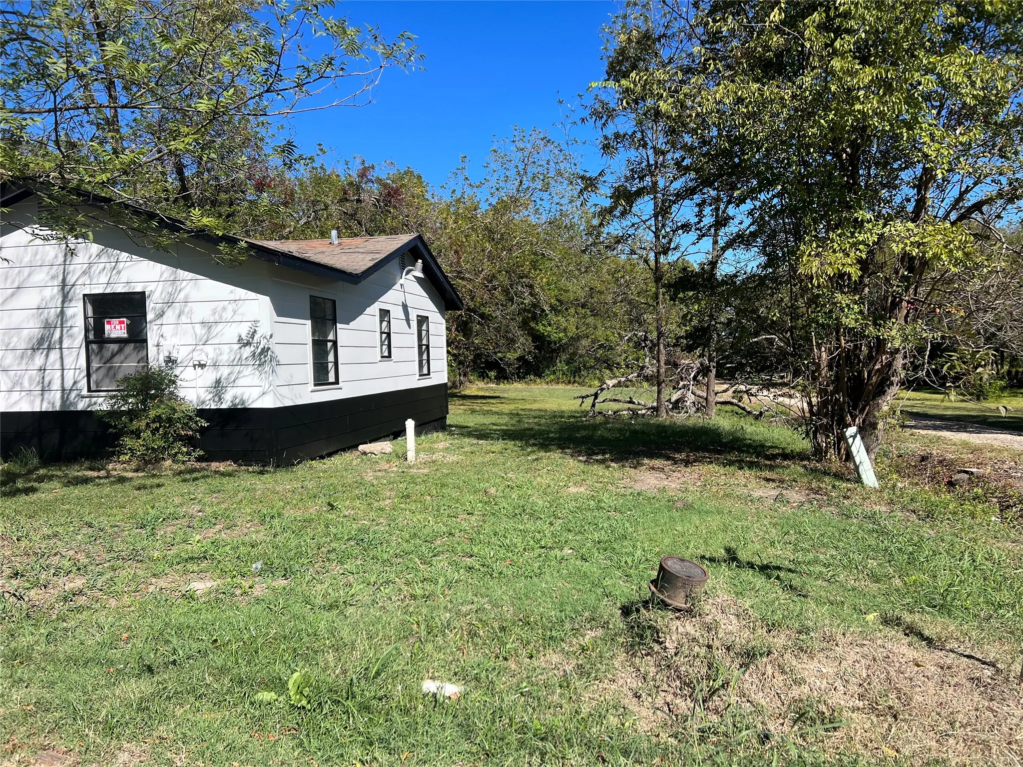 Single Family Residence For Sale in Delta County , 351 E Commerce Avenue, Cooper, Texas 75432, 3 Bedroom, 1 Bathroom, Garage spaces, 1,200 Sqft, built in 1962, mls#21405384, Real Estate Agent in Cooper, Homes For Sale in Delta county, Homes For Sale in Cooper, Realtor in Cooper Texas, Real Estate Brokerage Independent Realty Texas, Luminita Cordes Realtor