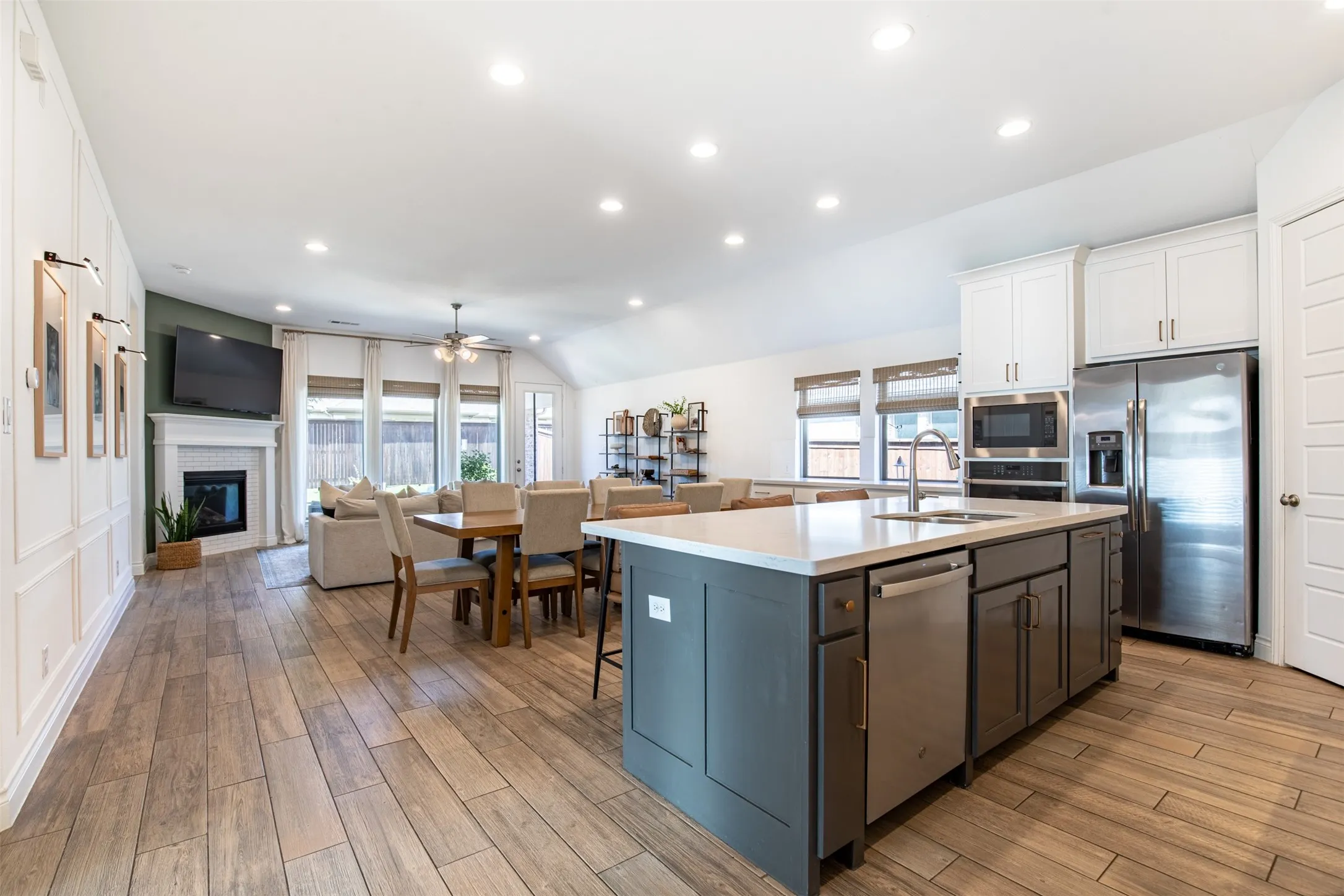 Single Family Residence For Sale in Collin County , 725 Bretallow Drive, Celina, Texas 75009, 4 Bedroom, 3 Bathroom, 2 Garage spaces, 2,619 Sqft, built in 2020, mls#21405552, Real Estate Agent in Celina, Homes For Sale in Collin county, Homes For Sale in Celina, Realtor in Celina Texas, Real Estate Brokerage Independent Realty Texas, Luminita Cordes Realtor