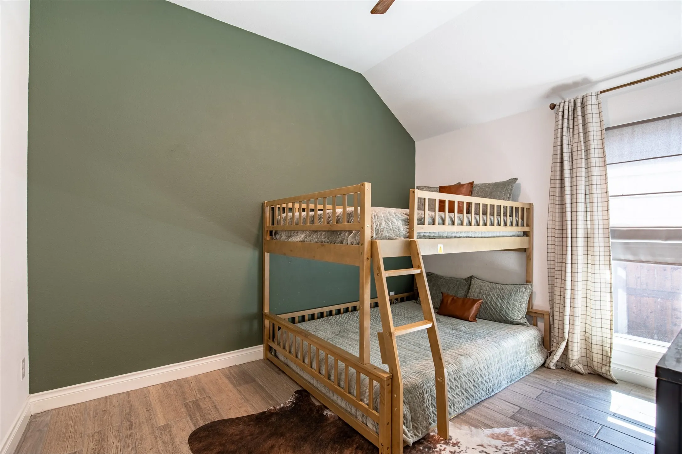 Single Family Residence For Sale in Collin County , 725 Bretallow Drive, Celina, Texas 75009, 4 Bedroom, 3 Bathroom, 2 Garage spaces, 2,619 Sqft, built in 2020, mls#21405552, Real Estate Agent in Celina, Homes For Sale in Collin county, Homes For Sale in Celina, Realtor in Celina Texas, Real Estate Brokerage Independent Realty Texas, Luminita Cordes Realtor