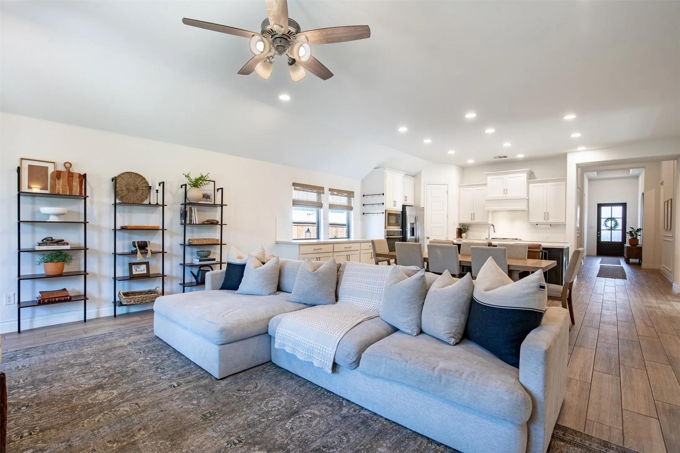 Single Family Residence For Sale in Collin County , 725 Bretallow Drive, Celina, Texas 75009, 4 Bedroom, 3 Bathroom, 2 Garage spaces, 2,619 Sqft, built in 2020, mls#21405552, Real Estate Agent in Celina, Homes For Sale in Collin county, Homes For Sale in Celina, Realtor in Celina Texas, Real Estate Brokerage Independent Realty Texas, Luminita Cordes Realtor