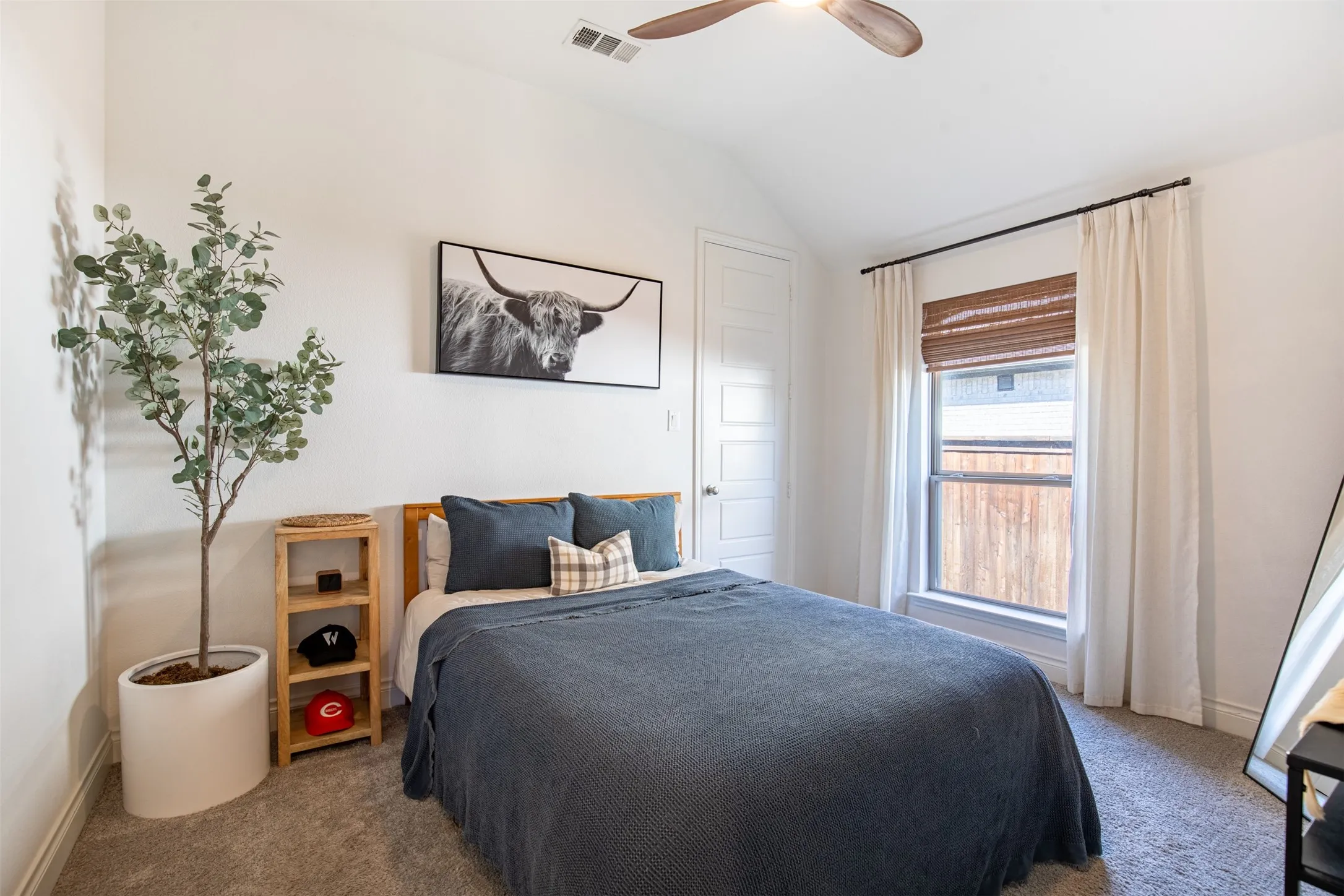 Single Family Residence For Sale in Collin County , 725 Bretallow Drive, Celina, Texas 75009, 4 Bedroom, 3 Bathroom, 2 Garage spaces, 2,619 Sqft, built in 2020, mls#21405552, Real Estate Agent in Celina, Homes For Sale in Collin county, Homes For Sale in Celina, Realtor in Celina Texas, Real Estate Brokerage Independent Realty Texas, Luminita Cordes Realtor