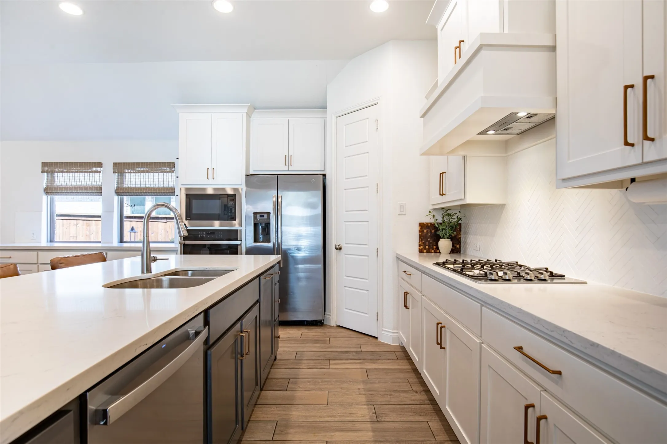 Single Family Residence For Sale in Collin County , 725 Bretallow Drive, Celina, Texas 75009, 4 Bedroom, 3 Bathroom, 2 Garage spaces, 2,619 Sqft, built in 2020, mls#21405552, Real Estate Agent in Celina, Homes For Sale in Collin county, Homes For Sale in Celina, Realtor in Celina Texas, Real Estate Brokerage Independent Realty Texas, Luminita Cordes Realtor