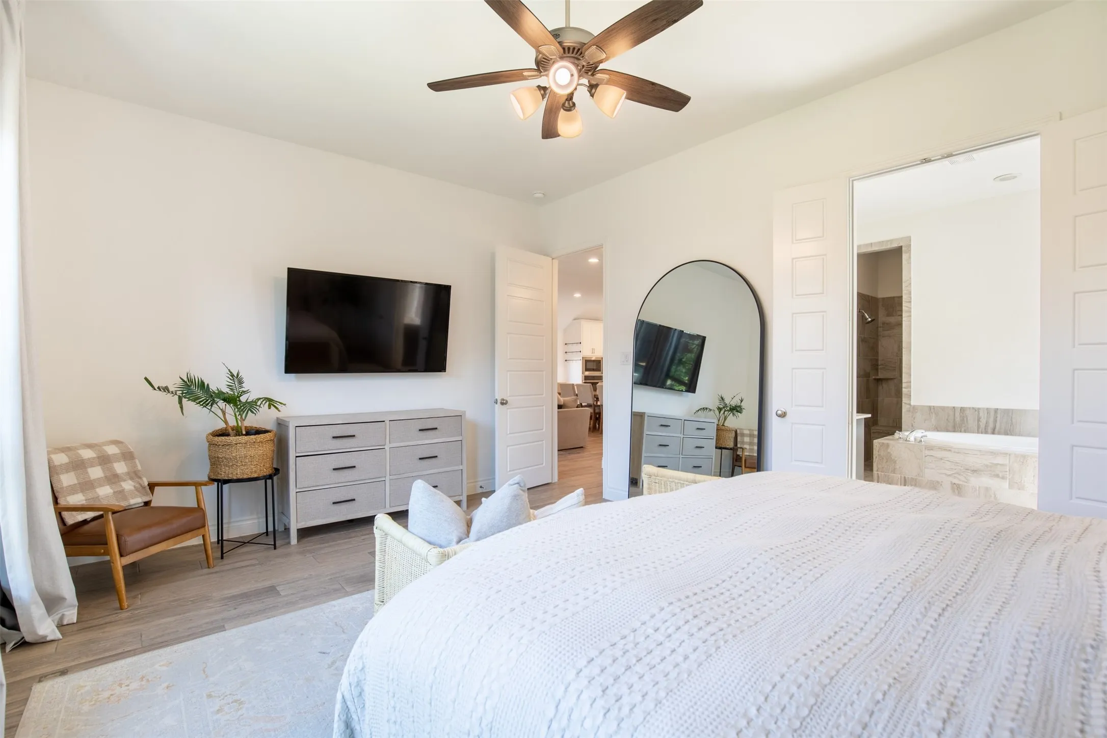 Single Family Residence For Sale in Collin County , 725 Bretallow Drive, Celina, Texas 75009, 4 Bedroom, 3 Bathroom, 2 Garage spaces, 2,619 Sqft, built in 2020, mls#21405552, Real Estate Agent in Celina, Homes For Sale in Collin county, Homes For Sale in Celina, Realtor in Celina Texas, Real Estate Brokerage Independent Realty Texas, Luminita Cordes Realtor