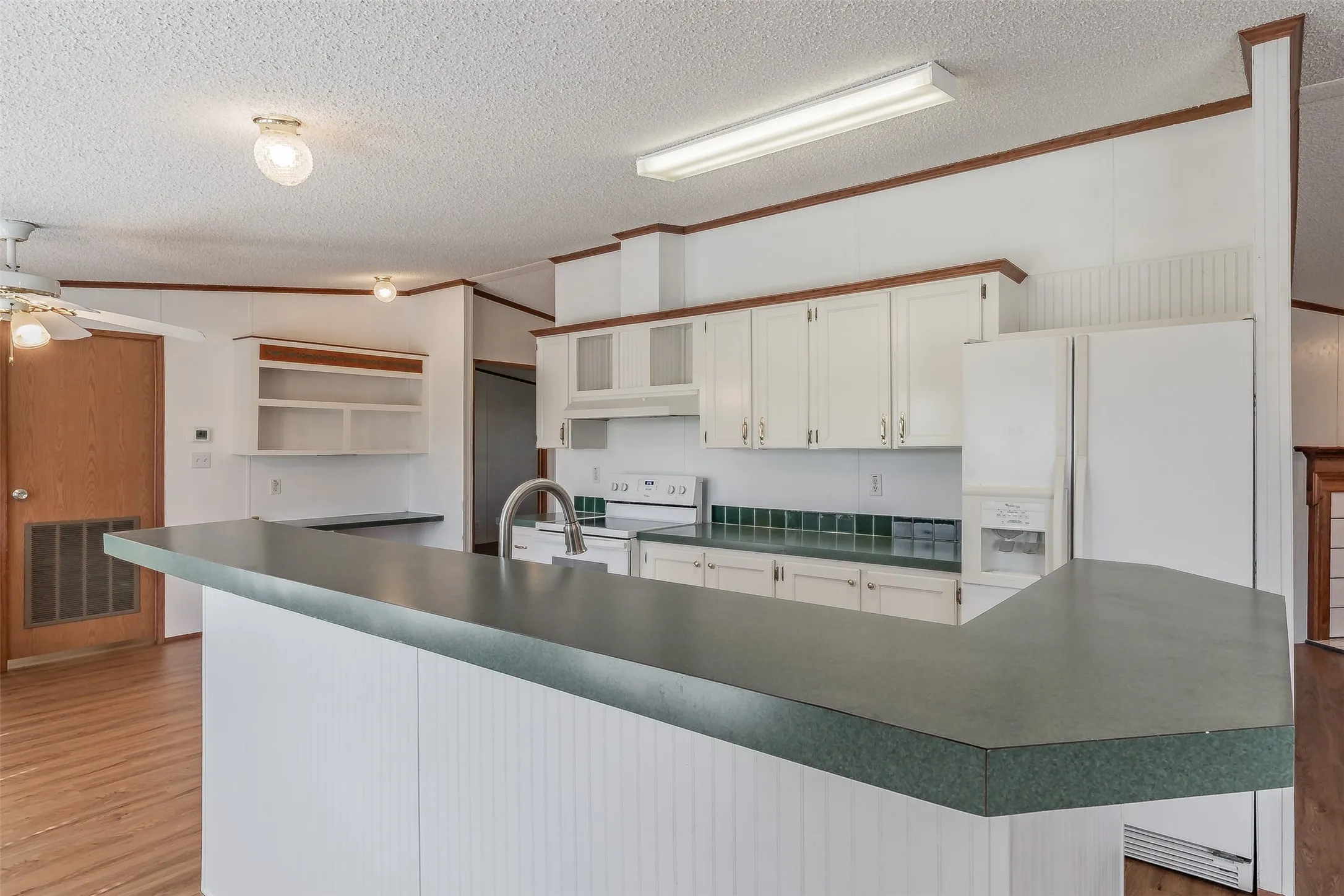 Manufactured Home For Sale in Ellis County , 7885 Little Branch, Waxahachie, Texas 75167, 3 Bedroom, 2 Bathroom, Garage spaces, 1,440 Sqft, built in 2000, mls#21405562, Real Estate Agent in Waxahachie, Homes For Sale in Ellis county, Homes For Sale in Waxahachie, Realtor in Waxahachie Texas, Real Estate Brokerage Independent Realty Texas, Luminita Cordes Realtor