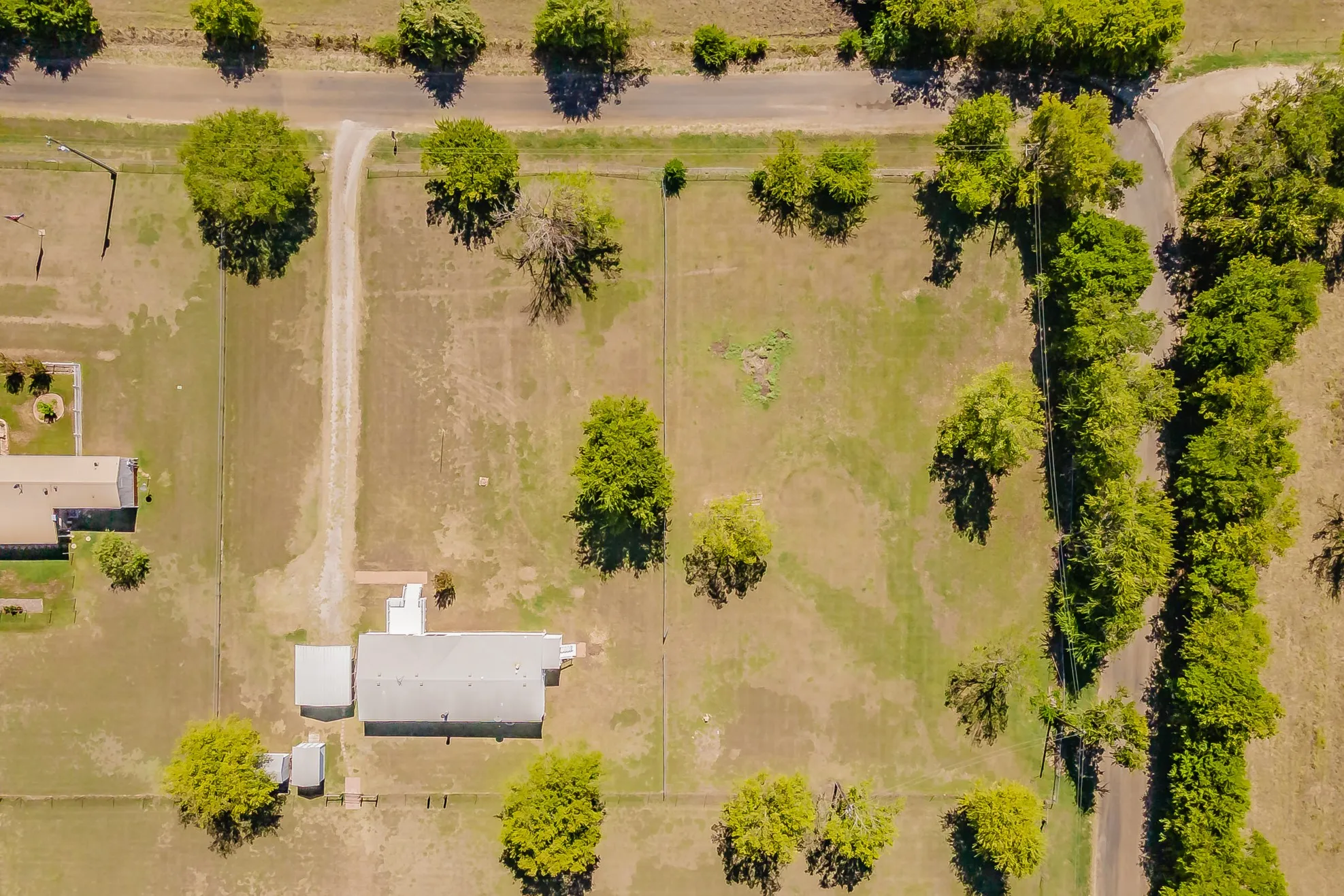 Manufactured Home For Sale in Ellis County , 7885 Little Branch, Waxahachie, Texas 75167, 3 Bedroom, 2 Bathroom, Garage spaces, 1,440 Sqft, built in 2000, mls#21405562, Real Estate Agent in Waxahachie, Homes For Sale in Ellis county, Homes For Sale in Waxahachie, Realtor in Waxahachie Texas, Real Estate Brokerage Independent Realty Texas, Luminita Cordes Realtor