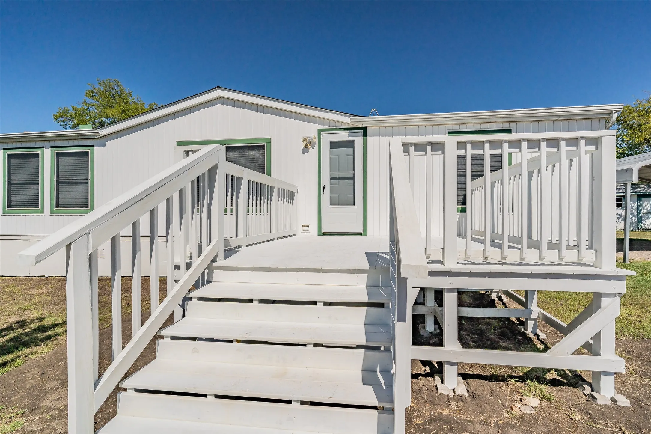 Manufactured Home For Sale in Ellis County , 7885 Little Branch, Waxahachie, Texas 75167, 3 Bedroom, 2 Bathroom, Garage spaces, 1,440 Sqft, built in 2000, mls#21405562, Real Estate Agent in Waxahachie, Homes For Sale in Ellis county, Homes For Sale in Waxahachie, Realtor in Waxahachie Texas, Real Estate Brokerage Independent Realty Texas, Luminita Cordes Realtor
