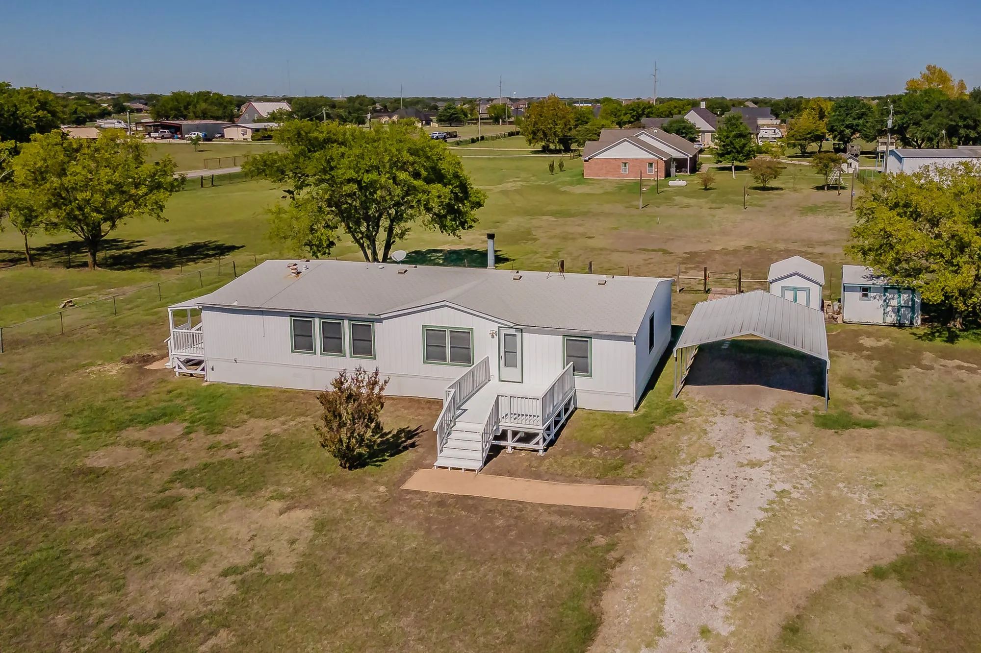 Manufactured Home For Sale in Ellis County , 7885 Little Branch, Waxahachie, Texas 75167, 3 Bedroom, 2 Bathroom, Garage spaces, 1,440 Sqft, built in 2000, mls#21405562, Real Estate Agent in Waxahachie, Homes For Sale in Ellis county, Homes For Sale in Waxahachie, Realtor in Waxahachie Texas, Real Estate Brokerage Independent Realty Texas, Luminita Cordes Realtor