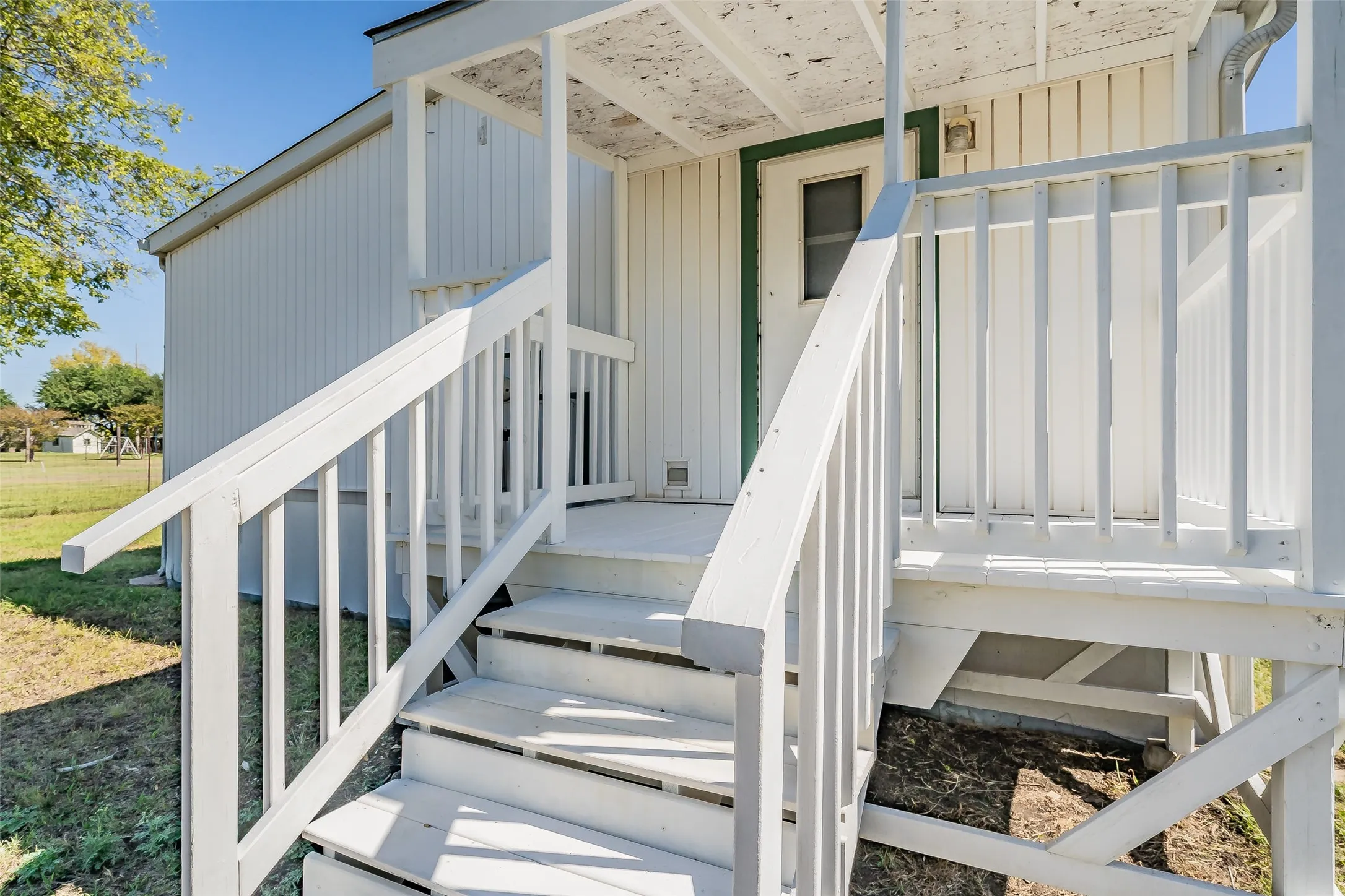 Manufactured Home For Sale in Ellis County , 7885 Little Branch, Waxahachie, Texas 75167, 3 Bedroom, 2 Bathroom, Garage spaces, 1,440 Sqft, built in 2000, mls#21405562, Real Estate Agent in Waxahachie, Homes For Sale in Ellis county, Homes For Sale in Waxahachie, Realtor in Waxahachie Texas, Real Estate Brokerage Independent Realty Texas, Luminita Cordes Realtor