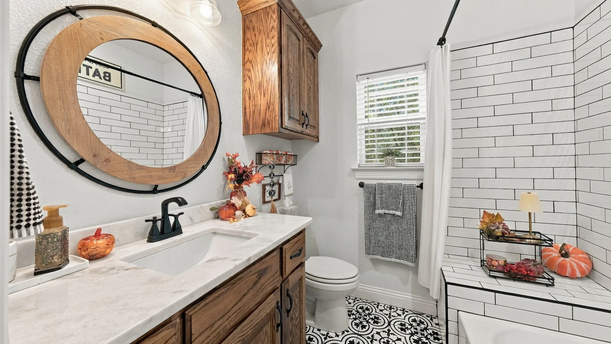 Single Family Residence For Sale in Wise County , 136 N Bronco Court, Springtown, Texas 76082, 4 Bedroom, 4 Bathroom, 2 Garage spaces, 2,306 Sqft, built in 2019, mls#21404399, Real Estate Agent in Springtown, Homes For Sale in Wise county, Homes For Sale in Springtown, Realtor in Springtown Texas, Real Estate Brokerage Independent Realty Texas, Luminita Cordes Realtor