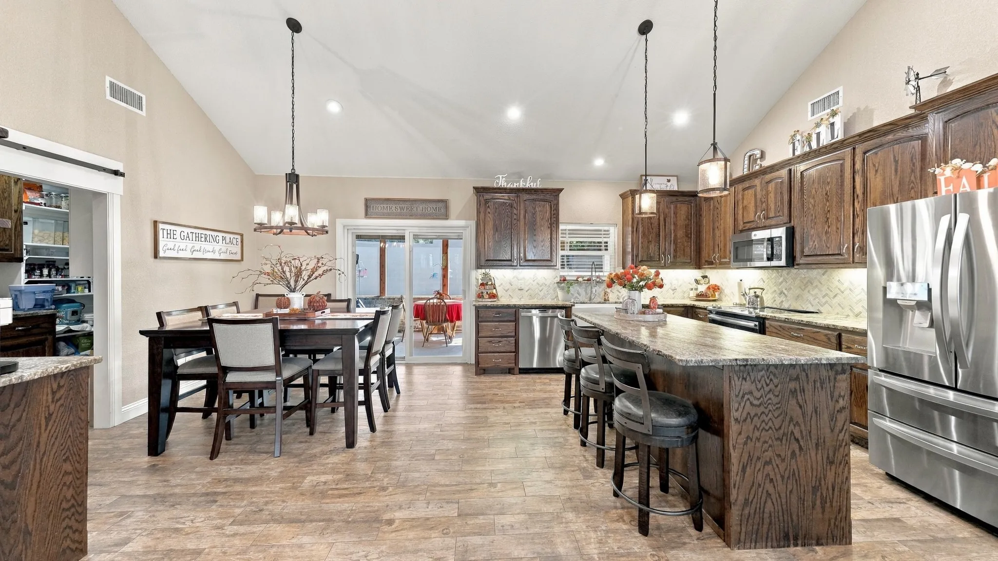 Single Family Residence For Sale in Wise County , 136 N Bronco Court, Springtown, Texas 76082, 4 Bedroom, 4 Bathroom, 2 Garage spaces, 2,306 Sqft, built in 2019, mls#21404399, Real Estate Agent in Springtown, Homes For Sale in Wise county, Homes For Sale in Springtown, Realtor in Springtown Texas, Real Estate Brokerage Independent Realty Texas, Luminita Cordes Realtor