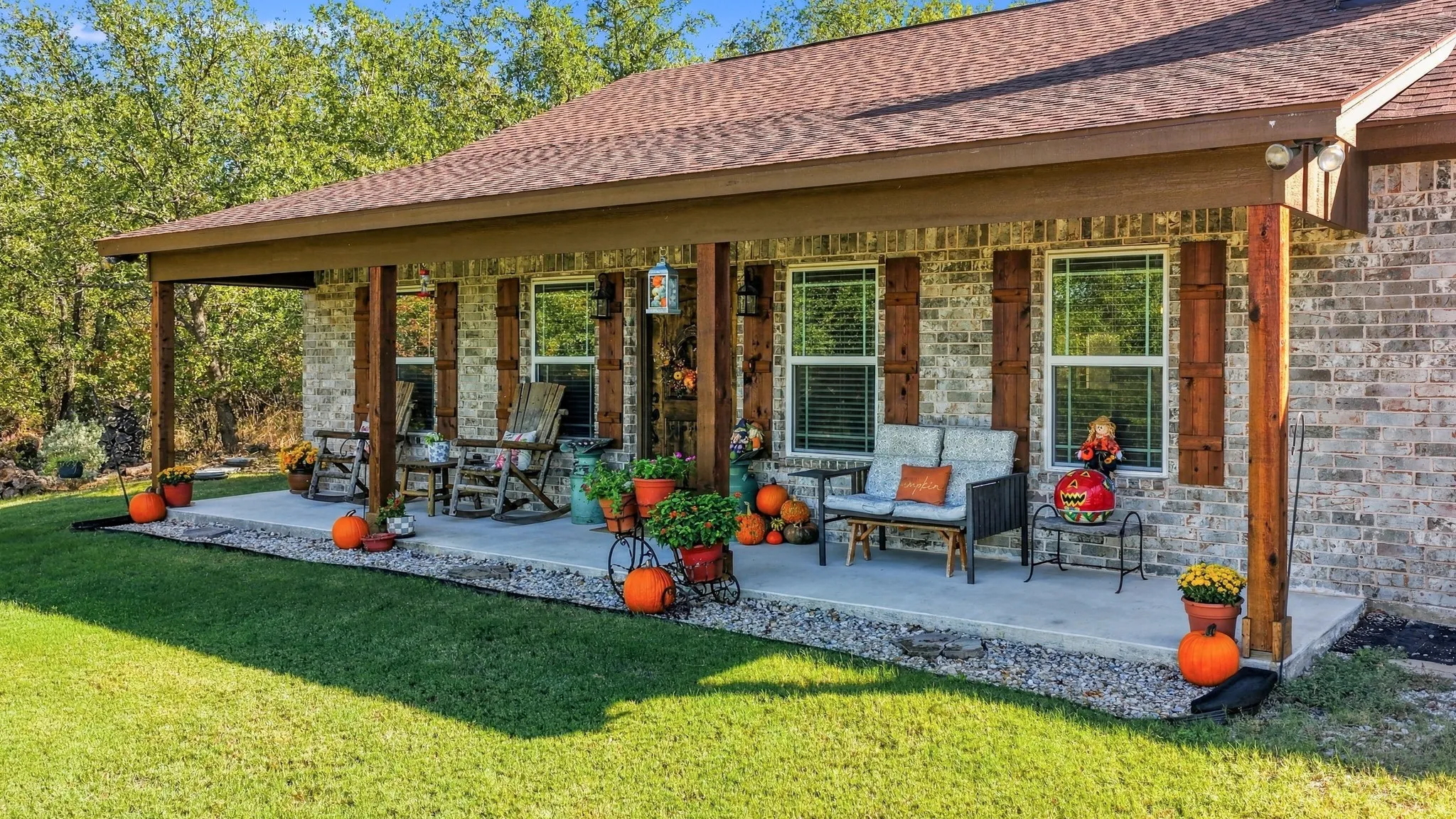 Single Family Residence For Sale in Wise County , 136 N Bronco Court, Springtown, Texas 76082, 4 Bedroom, 4 Bathroom, 2 Garage spaces, 2,306 Sqft, built in 2019, mls#21404399, Real Estate Agent in Springtown, Homes For Sale in Wise county, Homes For Sale in Springtown, Realtor in Springtown Texas, Real Estate Brokerage Independent Realty Texas, Luminita Cordes Realtor