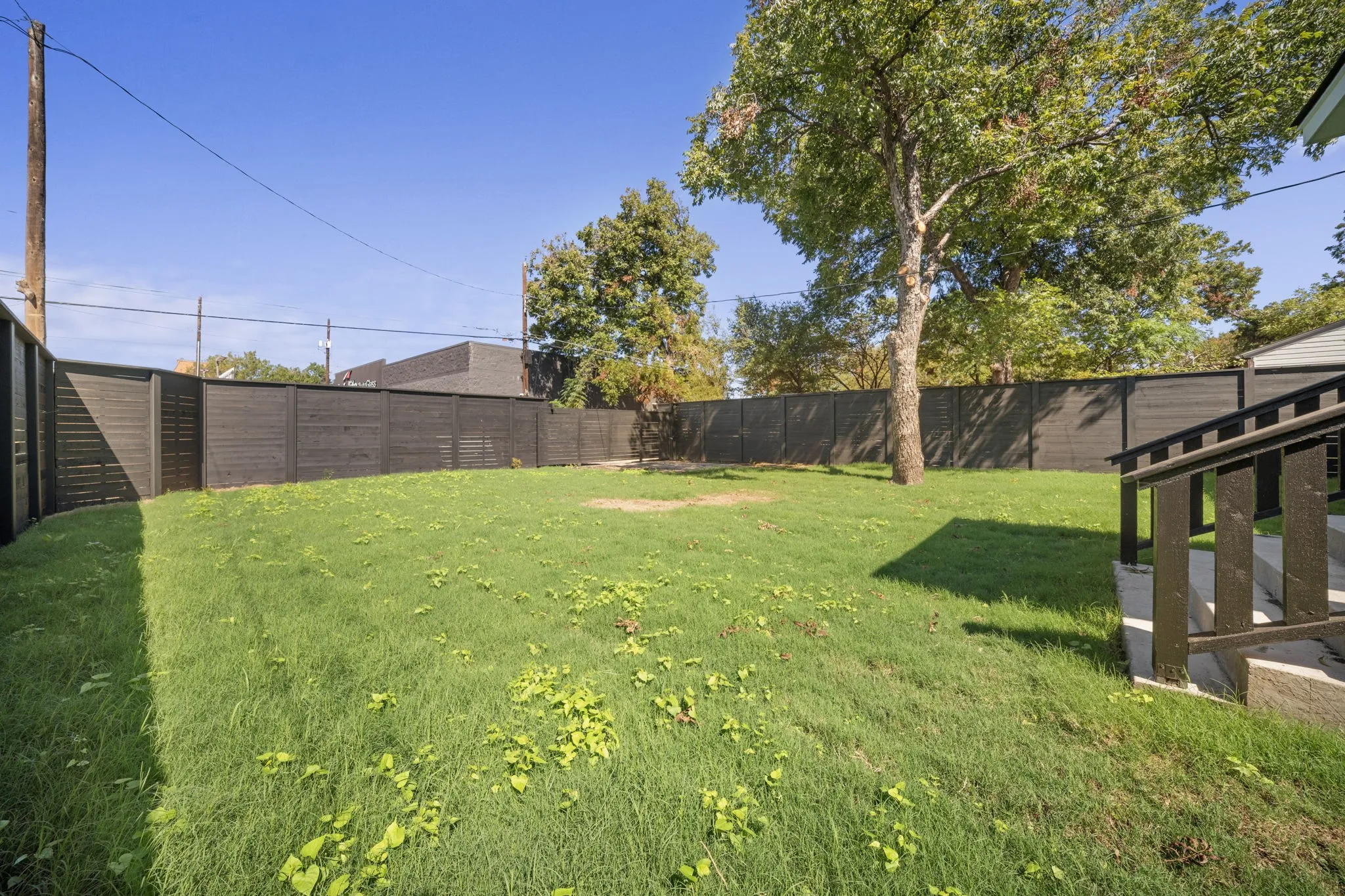 Single Family Residence For Sale in Dallas County , 2823 Cherrywood Avenue, Dallas, Texas 75235, 3 Bedroom, 2 Bathroom, Garage spaces, 1,220 Sqft, built in 1946, mls#21402132, Real Estate Agent in Dallas, Homes For Sale in Dallas county, Homes For Sale in Dallas, Realtor in Dallas Texas, Real Estate Brokerage Independent Realty Texas, Luminita Cordes Realtor