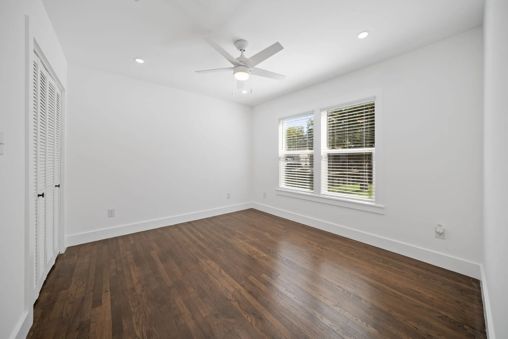 Single Family Residence For Sale in Dallas County , 2823 Cherrywood Avenue, Dallas, Texas 75235, 3 Bedroom, 2 Bathroom, Garage spaces, 1,220 Sqft, built in 1946, mls#21402132, Real Estate Agent in Dallas, Homes For Sale in Dallas county, Homes For Sale in Dallas, Realtor in Dallas Texas, Real Estate Brokerage Independent Realty Texas, Luminita Cordes Realtor
