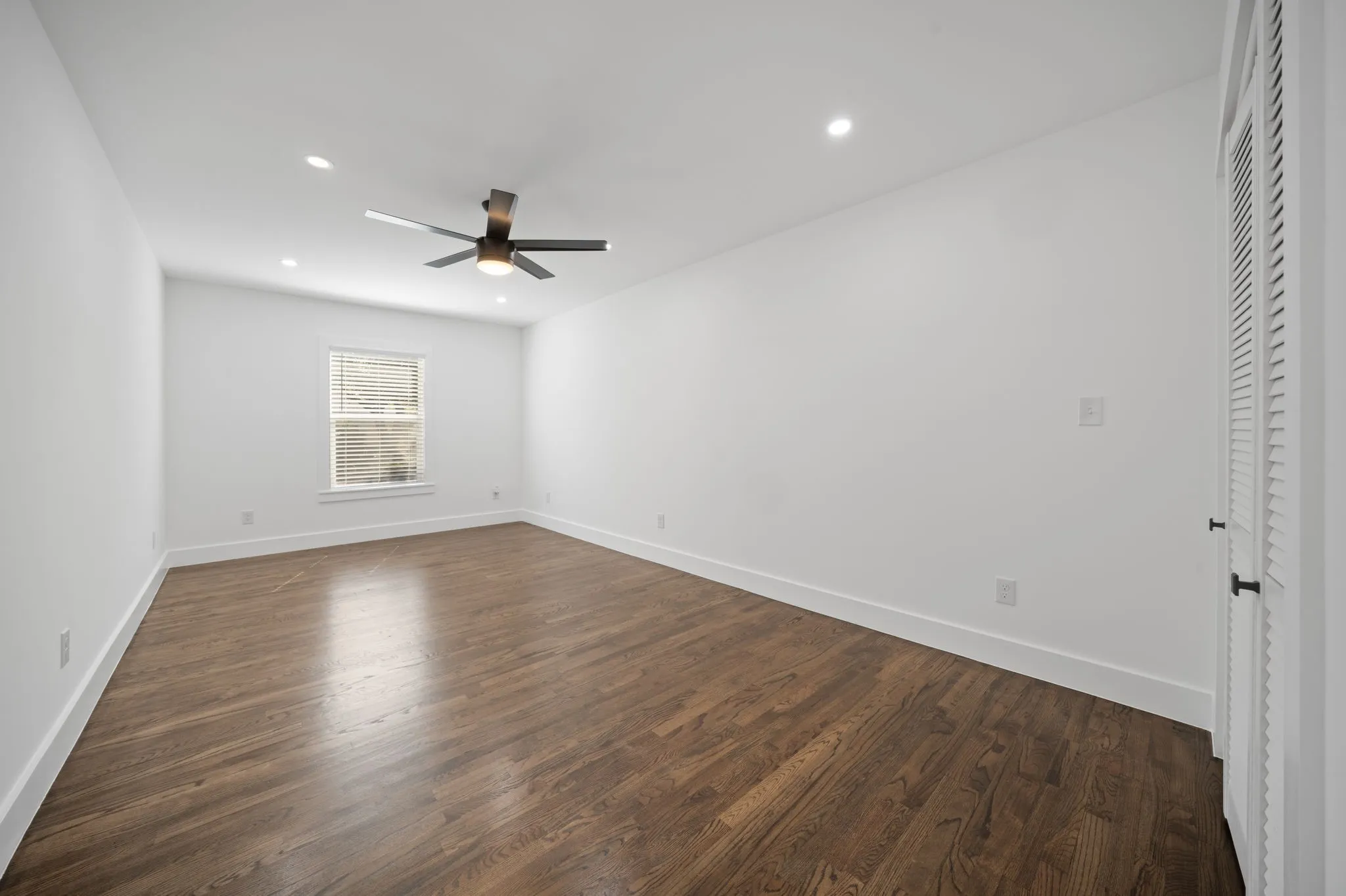 Single Family Residence For Sale in Dallas County , 2823 Cherrywood Avenue, Dallas, Texas 75235, 3 Bedroom, 2 Bathroom, Garage spaces, 1,220 Sqft, built in 1946, mls#21402132, Real Estate Agent in Dallas, Homes For Sale in Dallas county, Homes For Sale in Dallas, Realtor in Dallas Texas, Real Estate Brokerage Independent Realty Texas, Luminita Cordes Realtor