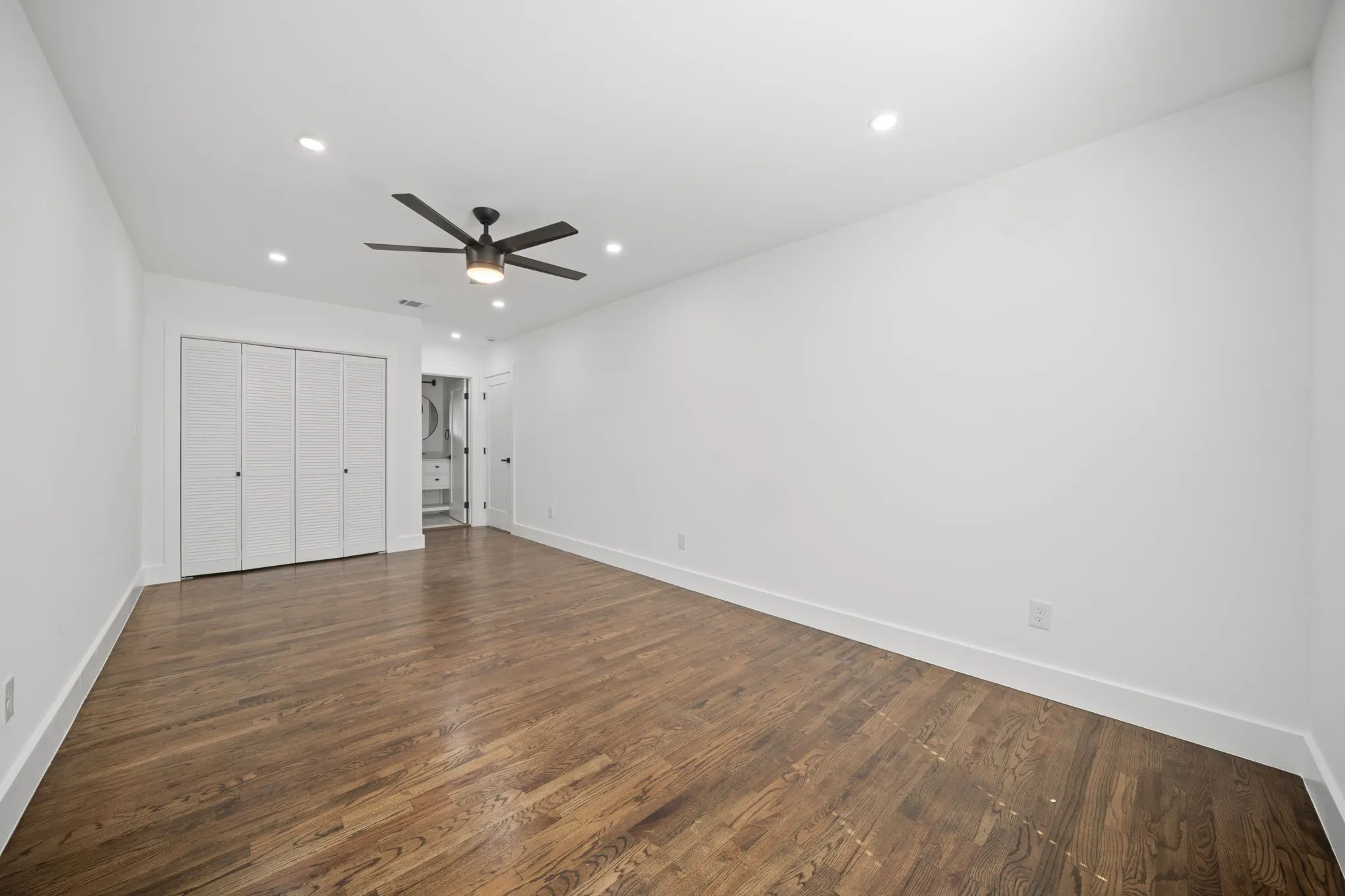 Single Family Residence For Sale in Dallas County , 2823 Cherrywood Avenue, Dallas, Texas 75235, 3 Bedroom, 2 Bathroom, Garage spaces, 1,220 Sqft, built in 1946, mls#21402132, Real Estate Agent in Dallas, Homes For Sale in Dallas county, Homes For Sale in Dallas, Realtor in Dallas Texas, Real Estate Brokerage Independent Realty Texas, Luminita Cordes Realtor