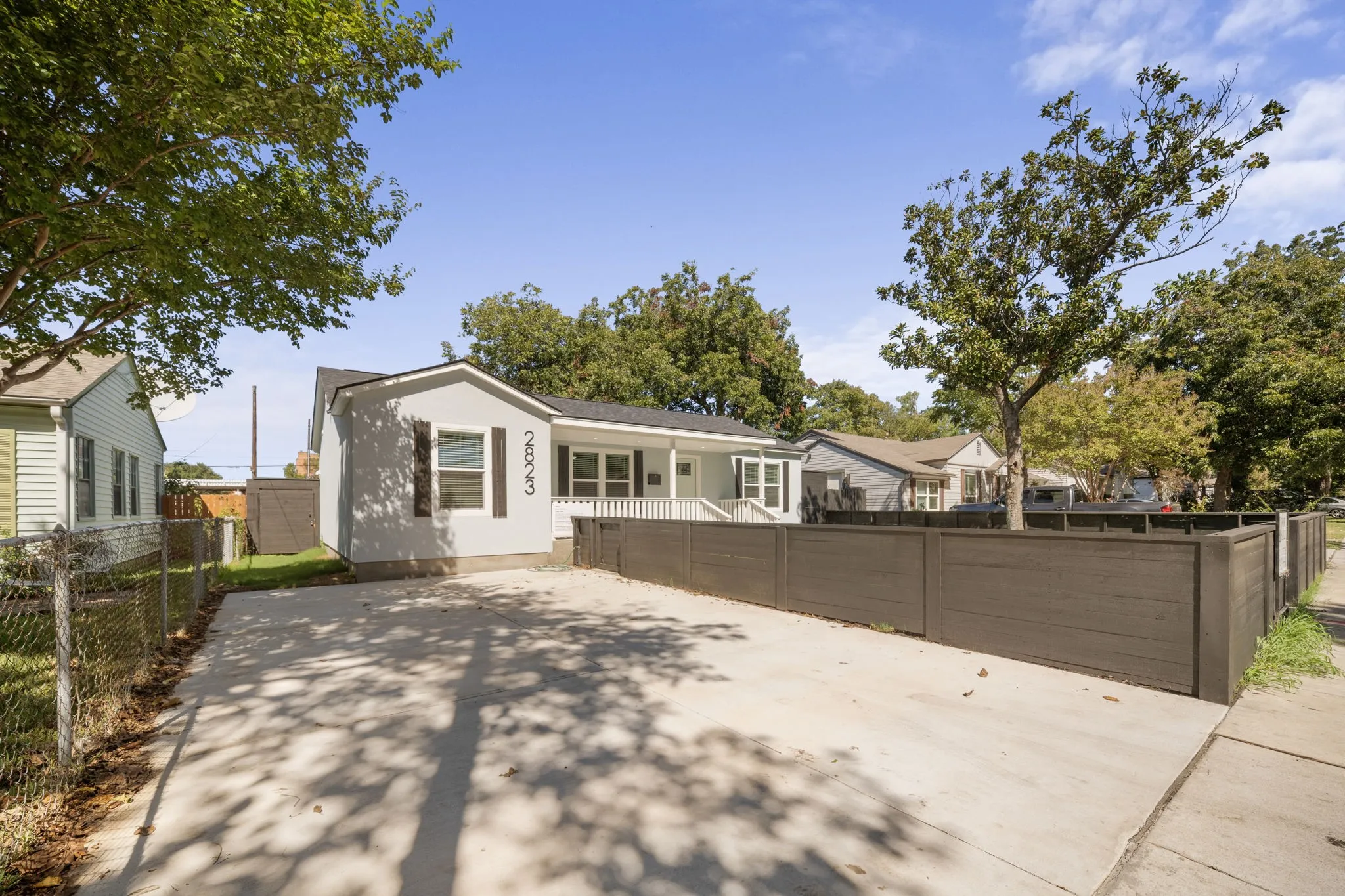 Single Family Residence For Sale in Dallas County , 2823 Cherrywood Avenue, Dallas, Texas 75235, 3 Bedroom, 2 Bathroom, Garage spaces, 1,220 Sqft, built in 1946, mls#21402132, Real Estate Agent in Dallas, Homes For Sale in Dallas county, Homes For Sale in Dallas, Realtor in Dallas Texas, Real Estate Brokerage Independent Realty Texas, Luminita Cordes Realtor