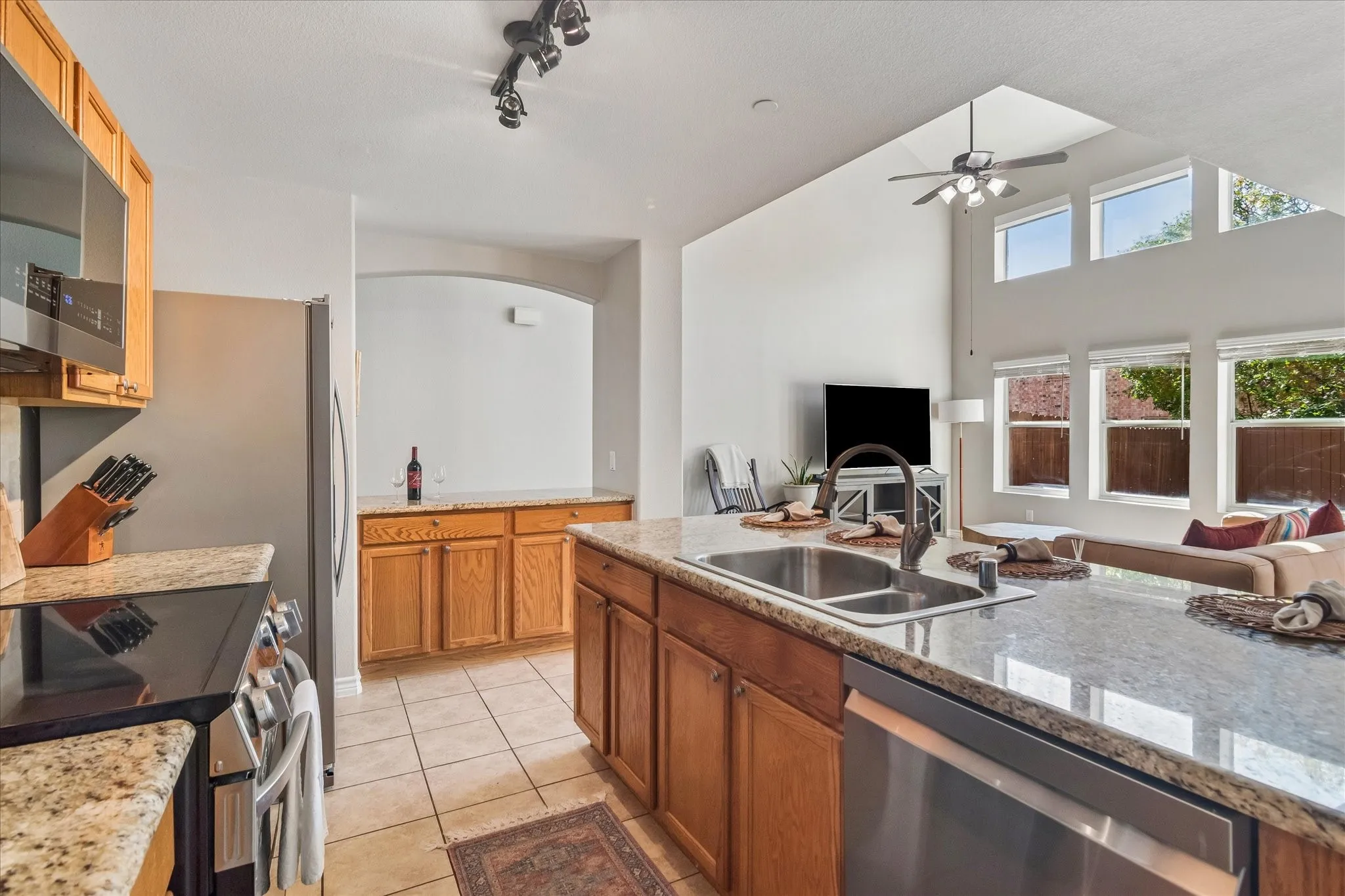 Townhouse For Sale in Collin County , 10263 Summit Run Drive, Frisco, Texas 75035, 3 Bedroom, 3 Bathroom, 2 Garage spaces, 1,939 Sqft, built in 2004, mls#21404584, Real Estate Agent in Frisco, Homes For Sale in Collin county, Homes For Sale in Frisco, Realtor in Frisco Texas, Real Estate Brokerage Independent Realty Texas, Luminita Cordes Realtor
