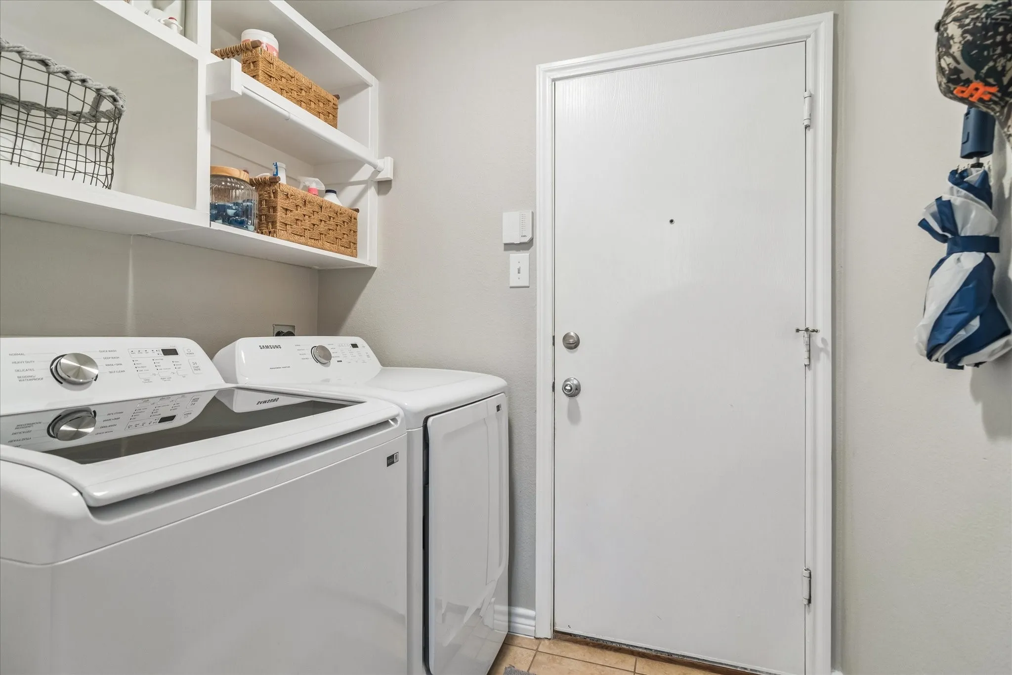 Townhouse For Sale in Collin County , 10263 Summit Run Drive, Frisco, Texas 75035, 3 Bedroom, 3 Bathroom, 2 Garage spaces, 1,939 Sqft, built in 2004, mls#21404584, Real Estate Agent in Frisco, Homes For Sale in Collin county, Homes For Sale in Frisco, Realtor in Frisco Texas, Real Estate Brokerage Independent Realty Texas, Luminita Cordes Realtor