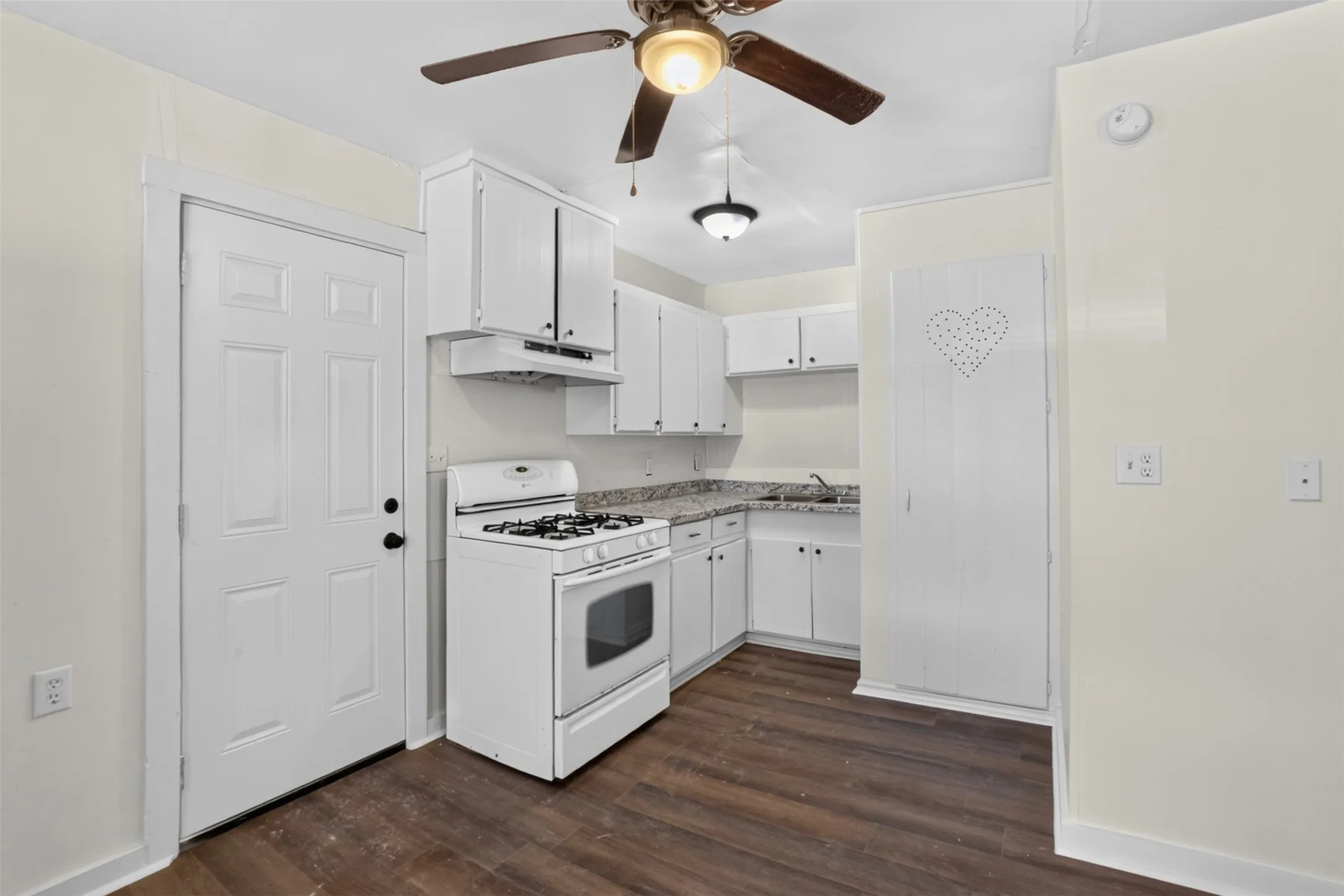 Single Family Residence For Sale in Upshur County , 3166 Fm 49, Gilmer, Texas 75644, 1 Bedroom, 1 Bathroom, Garage spaces, 576 Sqft, built in 1993, mls#21405017, Real Estate Agent in Gilmer, Homes For Sale in Upshur county, Homes For Sale in Gilmer, Realtor in Gilmer Texas, Real Estate Brokerage Independent Realty Texas, Luminita Cordes Realtor