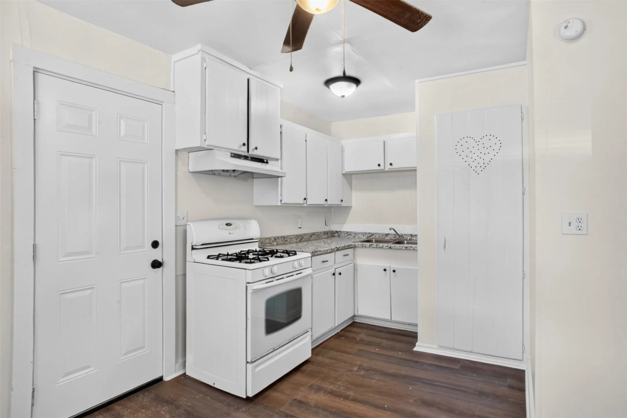 Single Family Residence For Sale in Upshur County , 3166 Fm 49, Gilmer, Texas 75644, 1 Bedroom, 1 Bathroom, Garage spaces, 576 Sqft, built in 1993, mls#21405017, Real Estate Agent in Gilmer, Homes For Sale in Upshur county, Homes For Sale in Gilmer, Realtor in Gilmer Texas, Real Estate Brokerage Independent Realty Texas, Luminita Cordes Realtor
