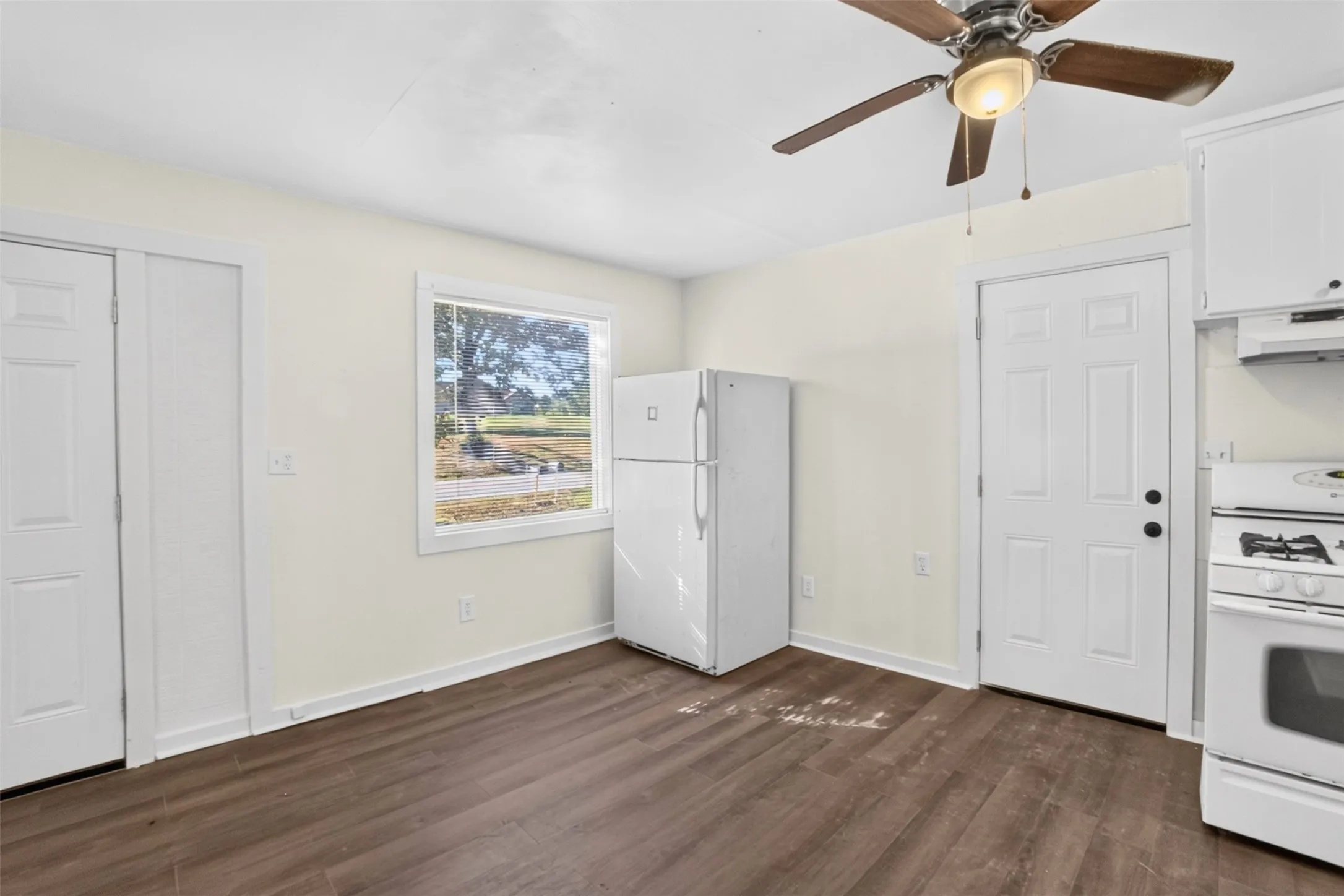 Single Family Residence For Sale in Upshur County , 3166 Fm 49, Gilmer, Texas 75644, 1 Bedroom, 1 Bathroom, Garage spaces, 576 Sqft, built in 1993, mls#21405017, Real Estate Agent in Gilmer, Homes For Sale in Upshur county, Homes For Sale in Gilmer, Realtor in Gilmer Texas, Real Estate Brokerage Independent Realty Texas, Luminita Cordes Realtor