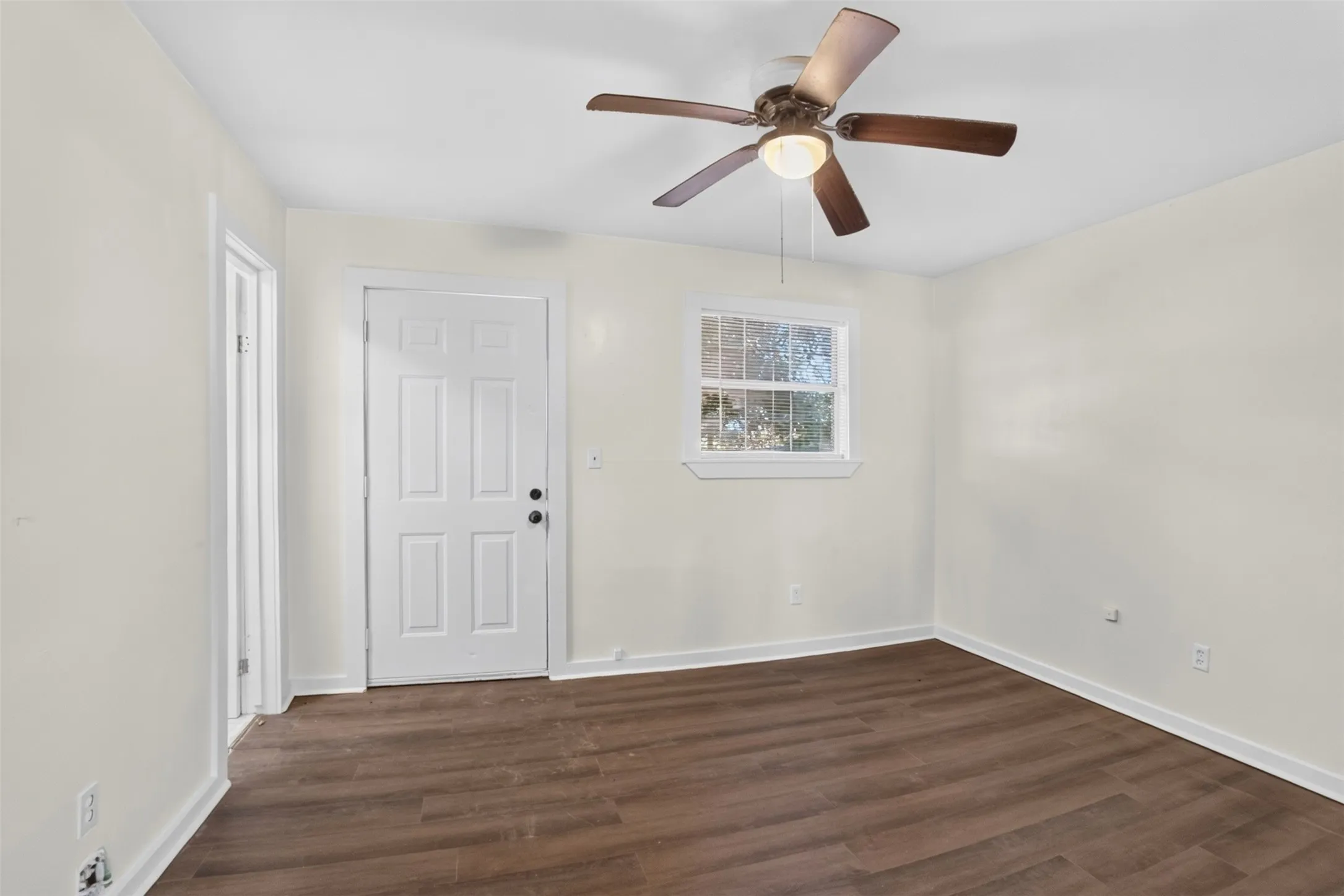Single Family Residence For Sale in Upshur County , 3166 Fm 49, Gilmer, Texas 75644, 1 Bedroom, 1 Bathroom, Garage spaces, 576 Sqft, built in 1993, mls#21405017, Real Estate Agent in Gilmer, Homes For Sale in Upshur county, Homes For Sale in Gilmer, Realtor in Gilmer Texas, Real Estate Brokerage Independent Realty Texas, Luminita Cordes Realtor