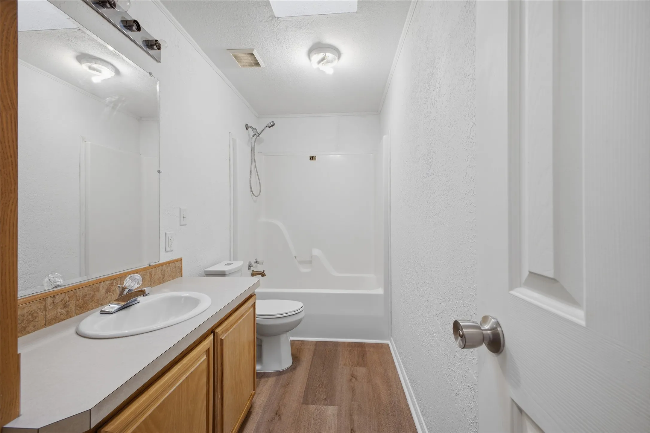 Mobile Home For Sale in Montague County , 1341 Hildreth Pool Road, Bowie, Texas 76230, 4 Bedroom, 3 Bathroom, Garage spaces, 4,368 Sqft, built in 2005, mls#21405567, Real Estate Agent in Bowie, Homes For Sale in Montague county, Homes For Sale in Bowie, Realtor in Bowie Texas, Real Estate Brokerage Independent Realty Texas, Luminita Cordes Realtor