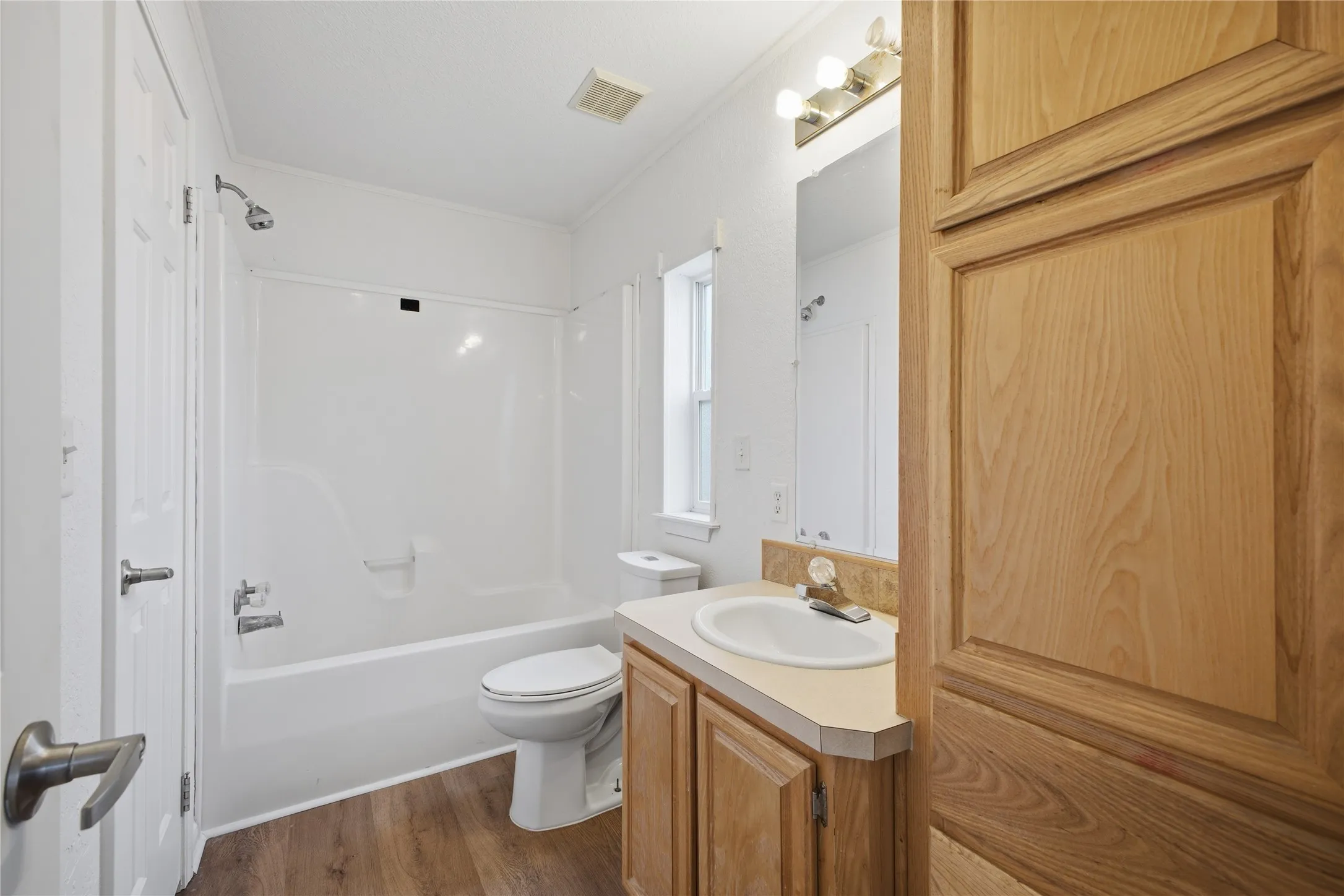 Mobile Home For Sale in Montague County , 1341 Hildreth Pool Road, Bowie, Texas 76230, 4 Bedroom, 3 Bathroom, Garage spaces, 4,368 Sqft, built in 2005, mls#21405567, Real Estate Agent in Bowie, Homes For Sale in Montague county, Homes For Sale in Bowie, Realtor in Bowie Texas, Real Estate Brokerage Independent Realty Texas, Luminita Cordes Realtor