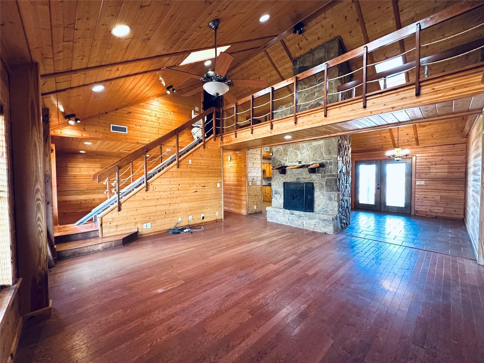 Single Family Residence For Sale in Comanche County , 349 Lake Point, Comanche, Texas 76442, 3 Bedroom, 3 Bathroom, Garage spaces, 2,498 Sqft, built in 2008, mls#21405608, Real Estate Agent in Comanche, Homes For Sale in Comanche county, Homes For Sale in Comanche, Realtor in Comanche Texas, Real Estate Brokerage Independent Realty Texas, Luminita Cordes Realtor