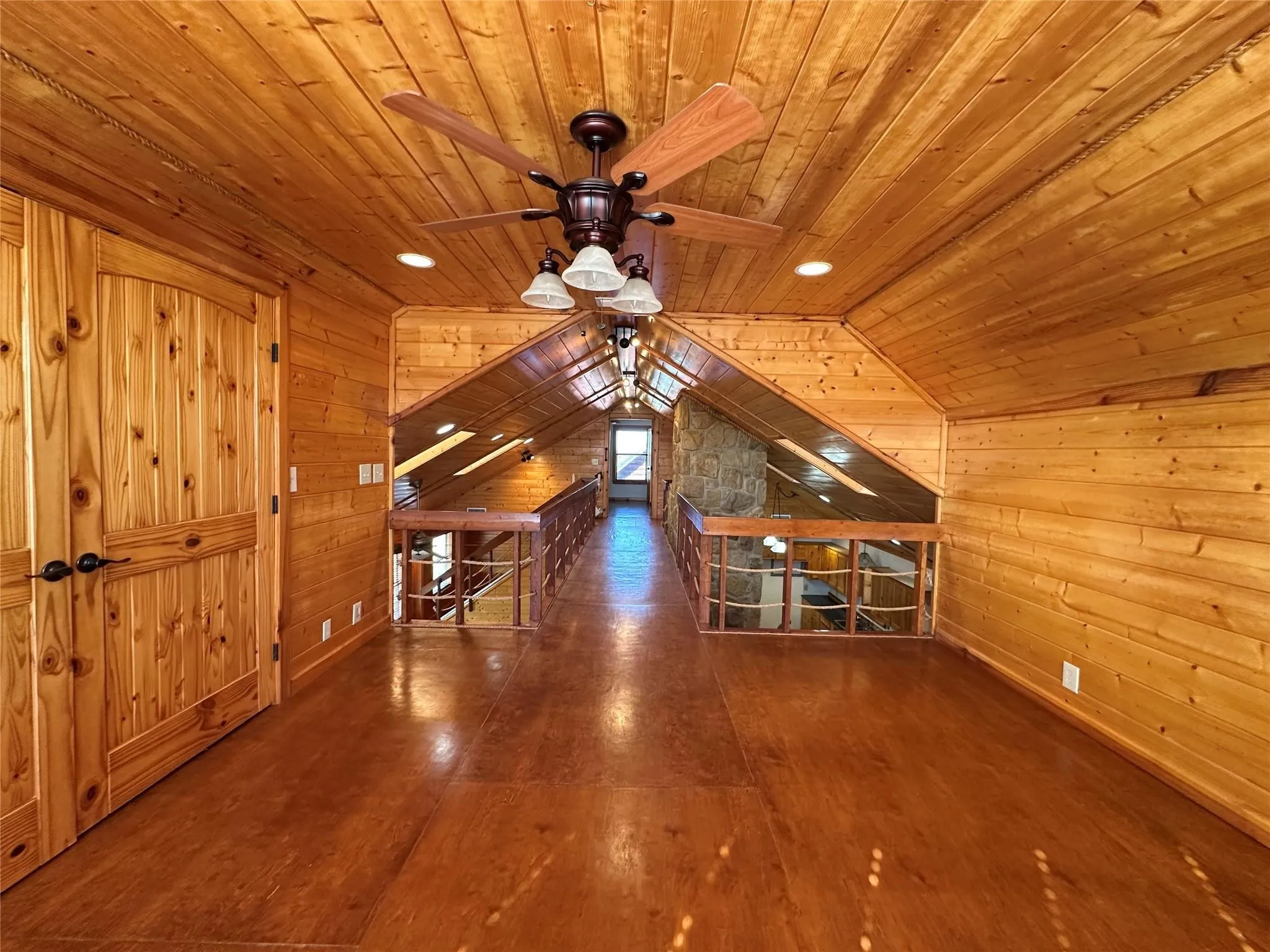 Single Family Residence For Sale in Comanche County , 349 Lake Point, Comanche, Texas 76442, 3 Bedroom, 3 Bathroom, Garage spaces, 2,498 Sqft, built in 2008, mls#21405608, Real Estate Agent in Comanche, Homes For Sale in Comanche county, Homes For Sale in Comanche, Realtor in Comanche Texas, Real Estate Brokerage Independent Realty Texas, Luminita Cordes Realtor