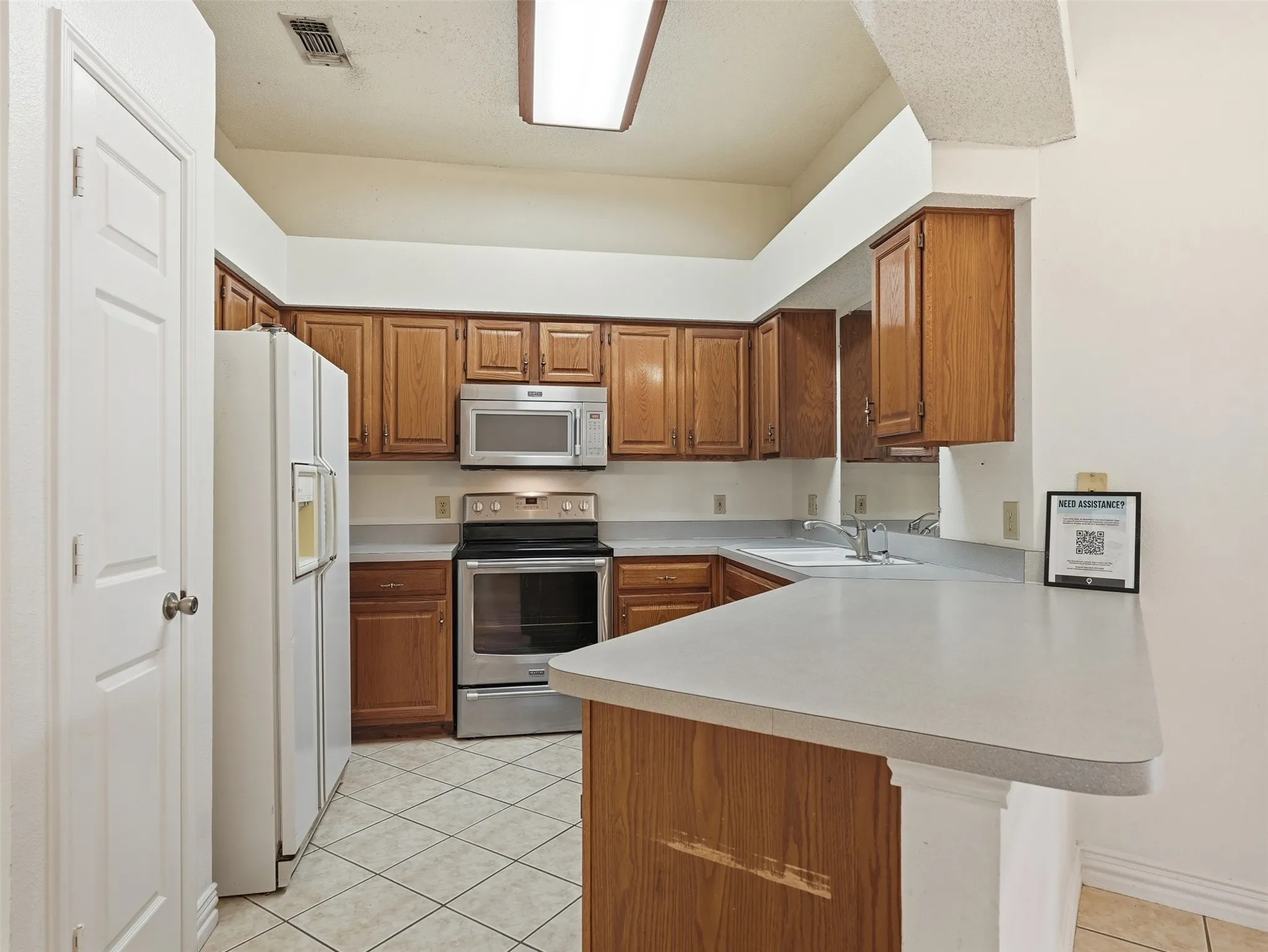 Single Family Residence For Sale in Tarrant County , 7567 Casburn Court, Fort Worth, Texas 76120, 5 Bedroom, 2 Bathroom, 2 Garage spaces, 1,938 Sqft, built in 1990, mls#21405578, Real Estate Agent in Fort Worth, Homes For Sale in Tarrant county, Homes For Sale in Fort Worth, Realtor in Fort Worth Texas, Real Estate Brokerage Independent Realty Texas, Luminita Cordes Realtor
