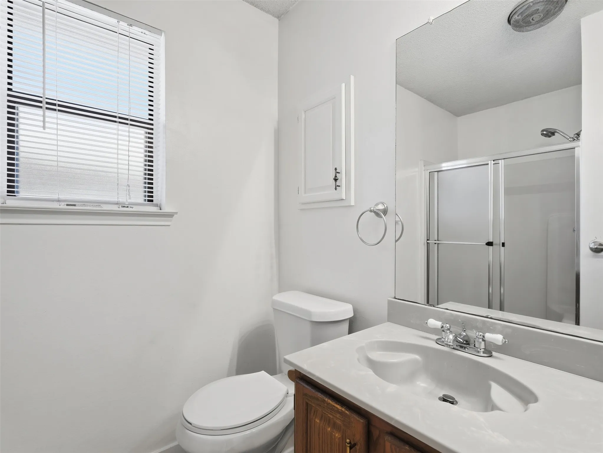 Single Family Residence For Sale in Tarrant County , 7567 Casburn Court, Fort Worth, Texas 76120, 5 Bedroom, 2 Bathroom, 2 Garage spaces, 1,938 Sqft, built in 1990, mls#21405578, Real Estate Agent in Fort Worth, Homes For Sale in Tarrant county, Homes For Sale in Fort Worth, Realtor in Fort Worth Texas, Real Estate Brokerage Independent Realty Texas, Luminita Cordes Realtor
