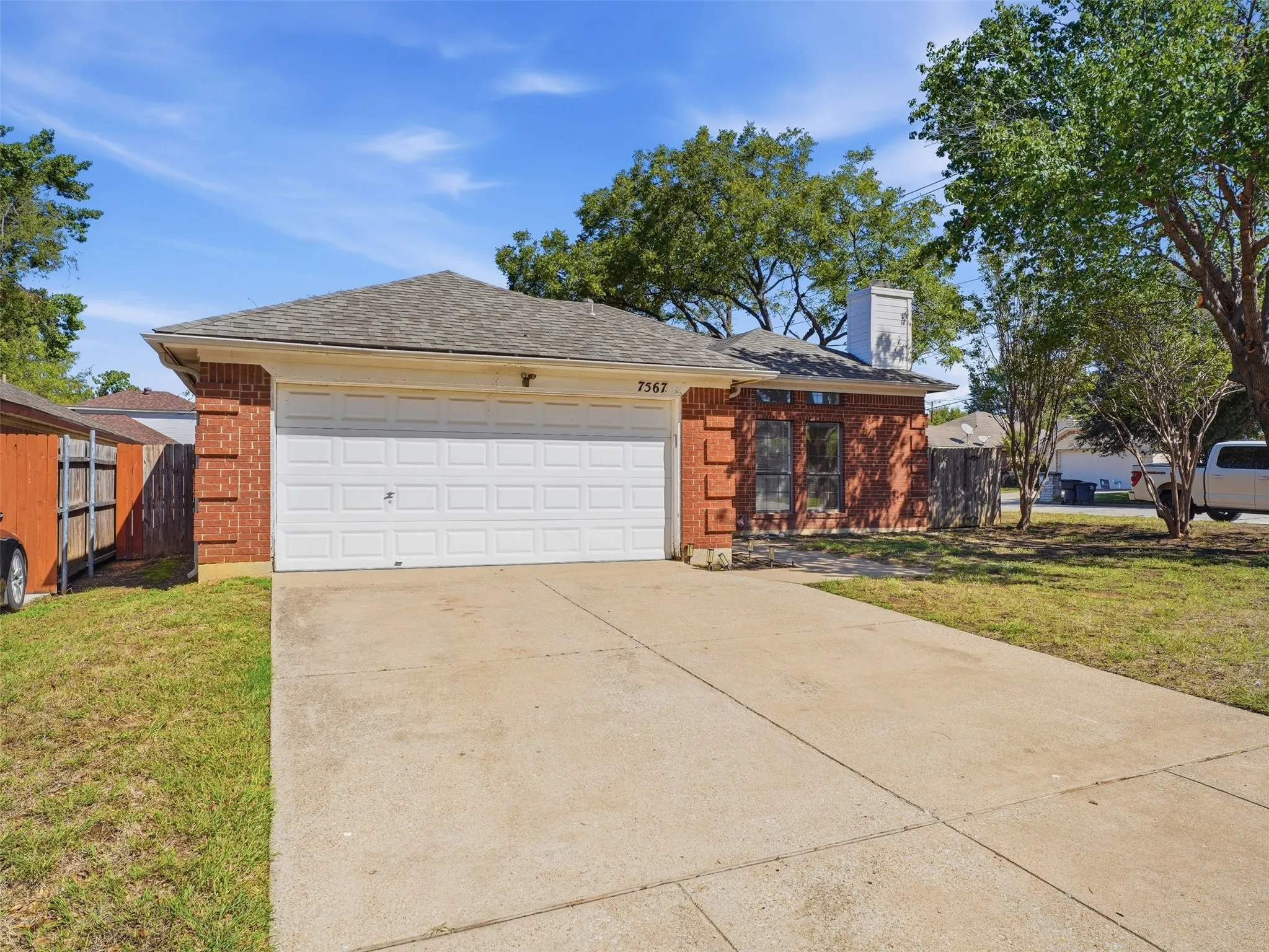 Single Family Residence For Sale in Tarrant County , 7567 Casburn Court, Fort Worth, Texas 76120, 5 Bedroom, 2 Bathroom, 2 Garage spaces, 1,938 Sqft, built in 1990, mls#21405578, Real Estate Agent in Fort Worth, Homes For Sale in Tarrant county, Homes For Sale in Fort Worth, Realtor in Fort Worth Texas, Real Estate Brokerage Independent Realty Texas, Luminita Cordes Realtor