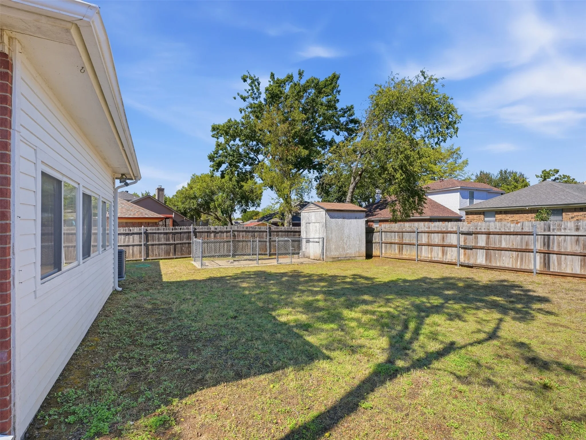 Single Family Residence For Sale in Tarrant County , 7567 Casburn Court, Fort Worth, Texas 76120, 5 Bedroom, 2 Bathroom, 2 Garage spaces, 1,938 Sqft, built in 1990, mls#21405578, Real Estate Agent in Fort Worth, Homes For Sale in Tarrant county, Homes For Sale in Fort Worth, Realtor in Fort Worth Texas, Real Estate Brokerage Independent Realty Texas, Luminita Cordes Realtor